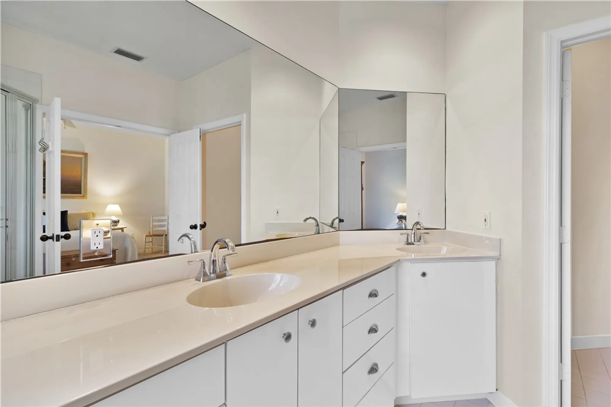 Property Slideshow image 16 of 35 | 4842 s newport island dr # 1-b, Vero Beach, FL, 32967
