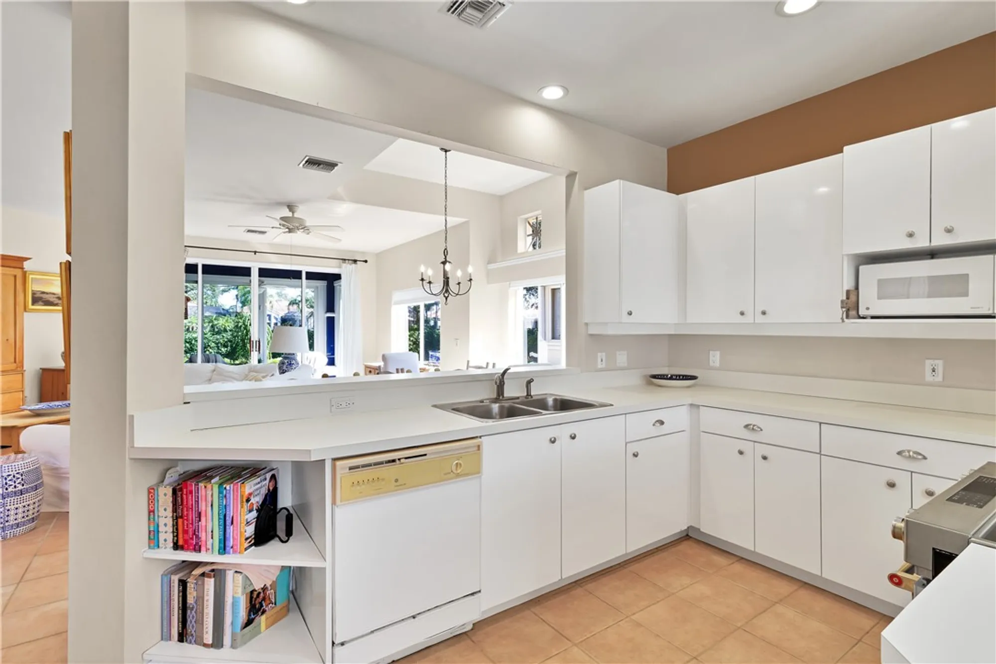 Property Slideshow image 10 of 35 | 4842 s newport island dr # 1-b, Vero Beach, FL, 32967