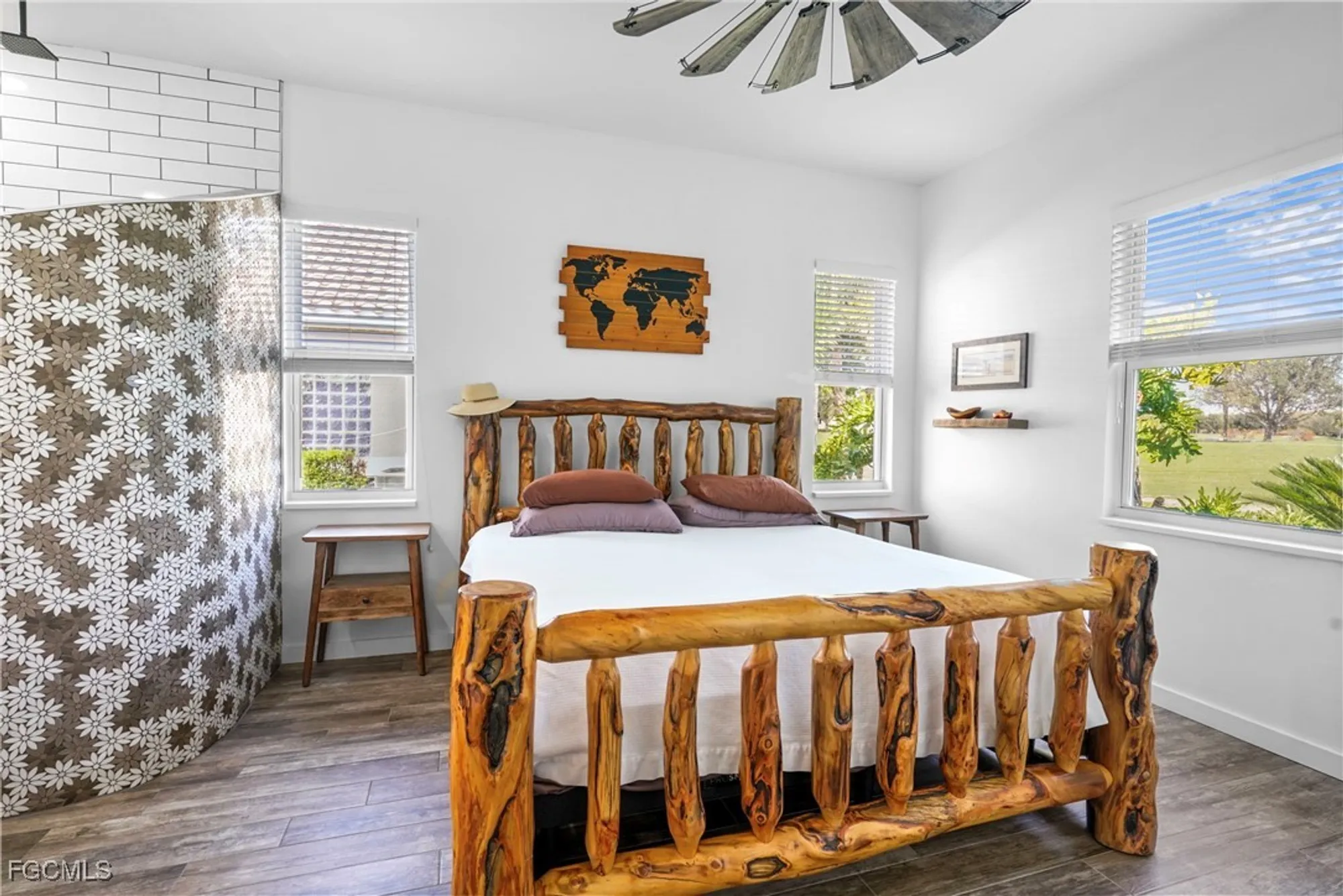 Property Slideshow image 14 of 40 | 8517 brittania dr, Fort Myers, FL, 33912