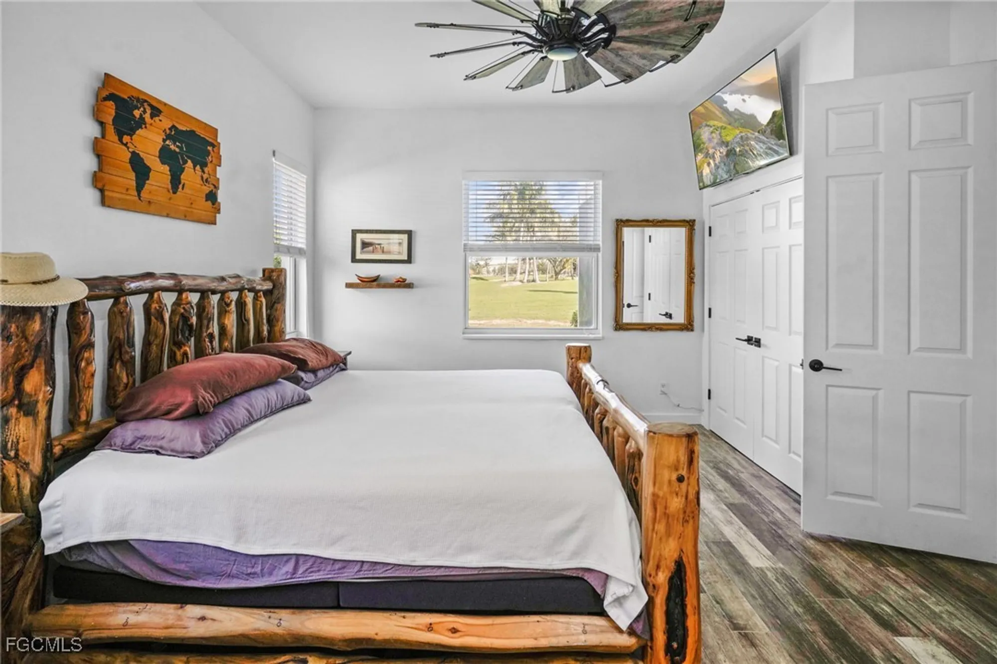 Property Slideshow image 16 of 40 | 8517 brittania dr, Fort Myers, FL, 33912