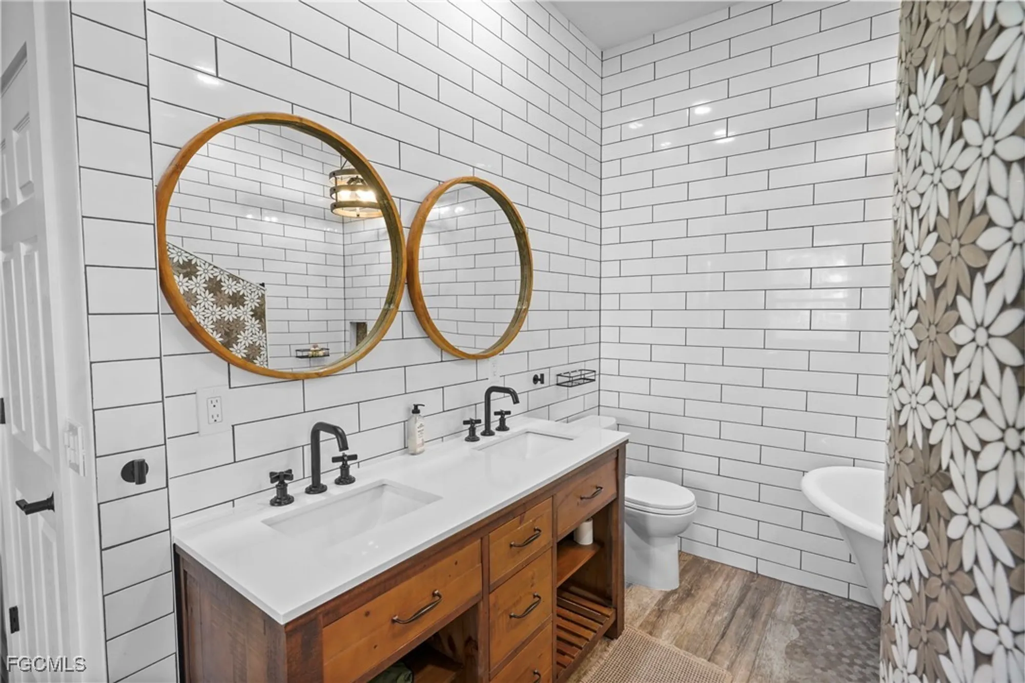 Property Slideshow image 17 of 40 | 8517 brittania dr, Fort Myers, FL, 33912