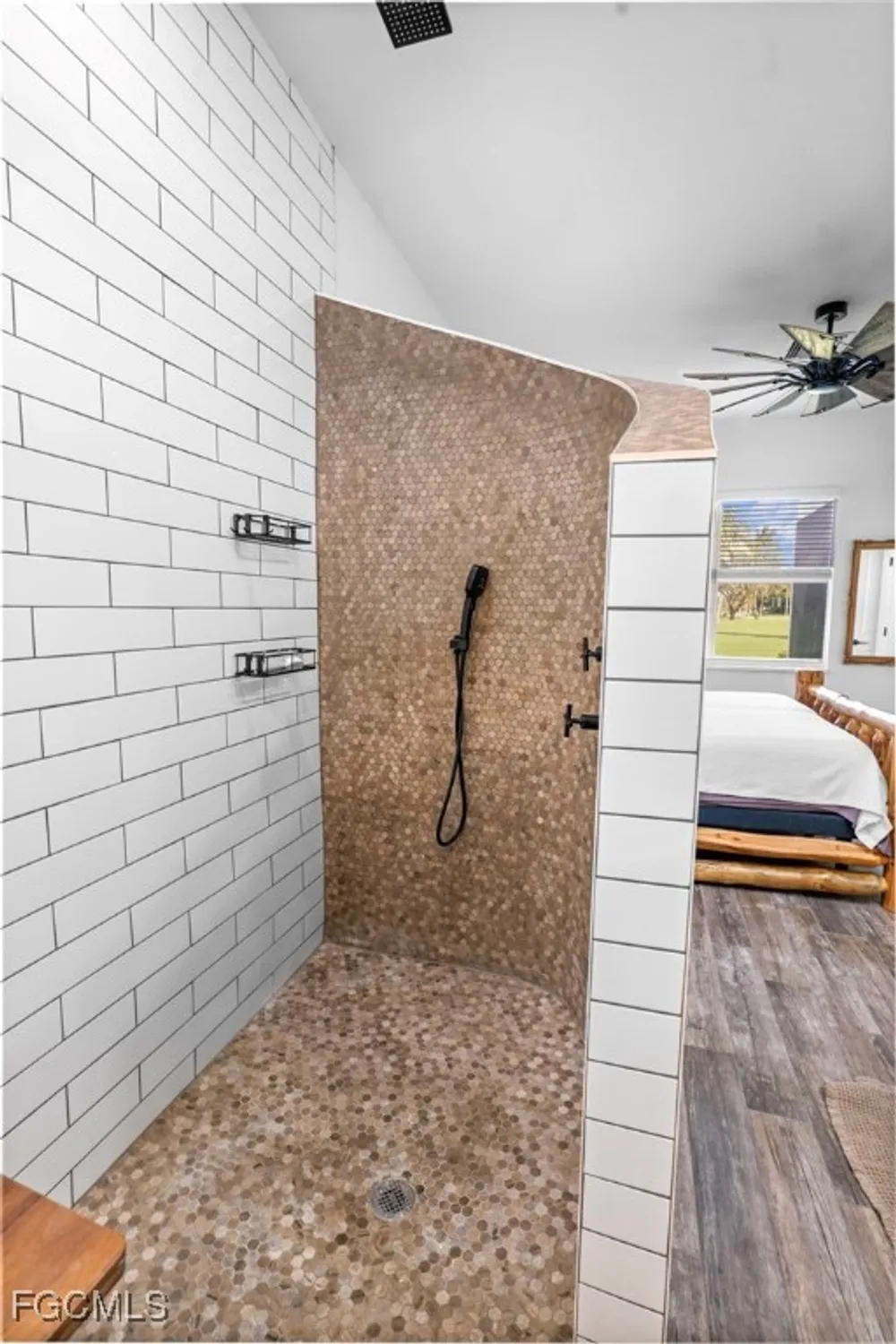 Property Slideshow image 19 of 40 | 8517 brittania dr, Fort Myers, FL, 33912