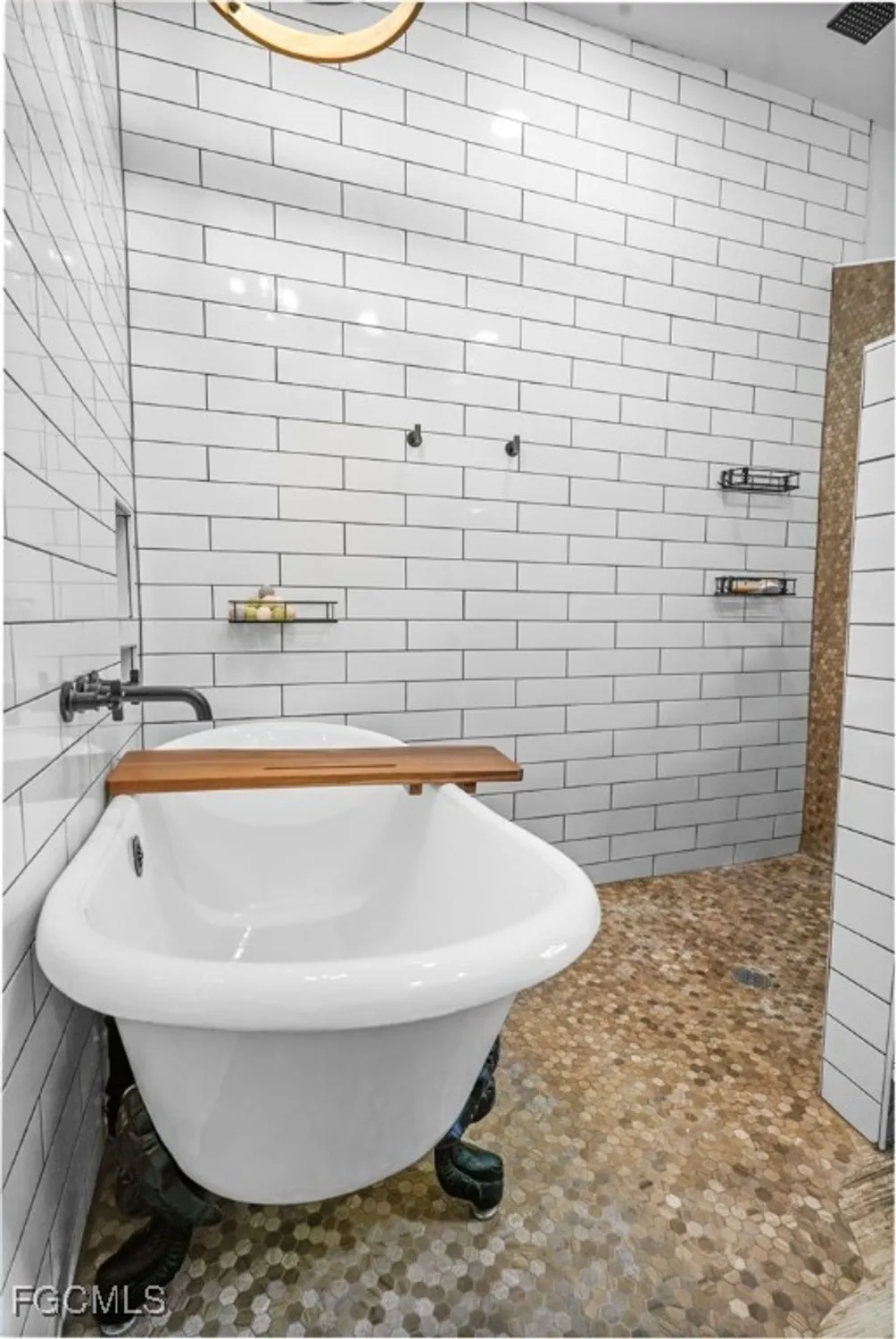 Property Slideshow image 20 of 40 | 8517 brittania dr, Fort Myers, FL, 33912