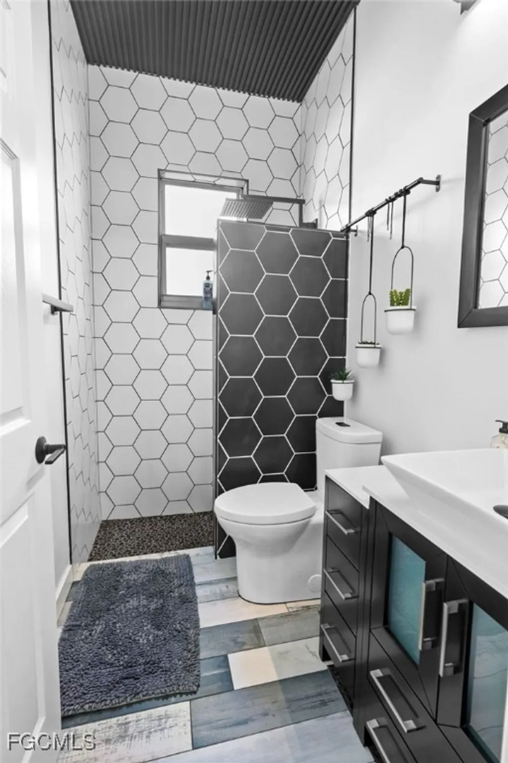 Property Slideshow image 23 of 40 | 8517 brittania dr, Fort Myers, FL, 33912