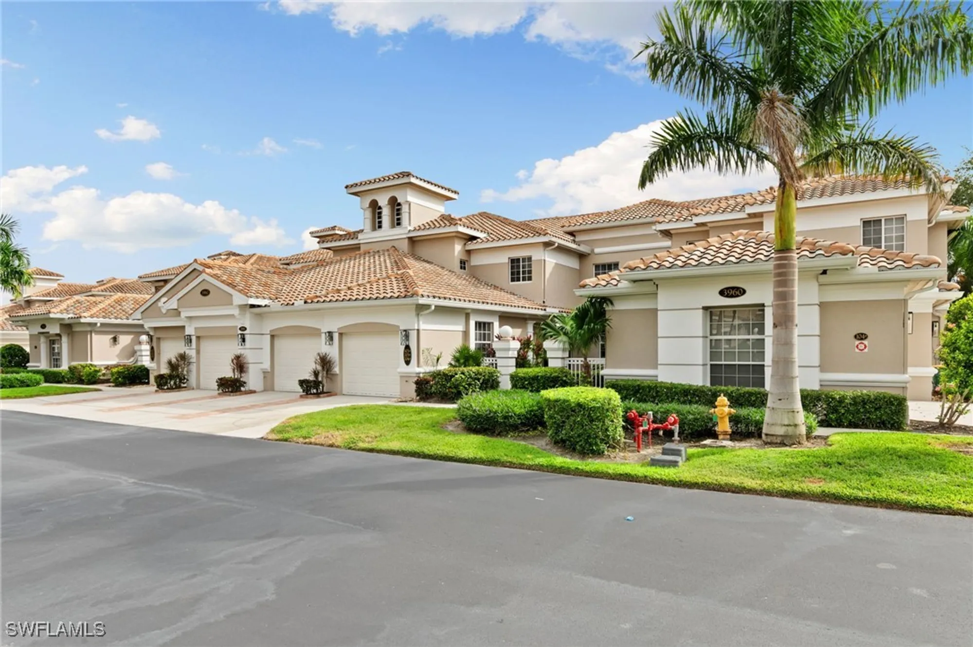 Property Slideshow image 2 of 50 | 3960 deer crossing ct 103, Naples, FL, 34114