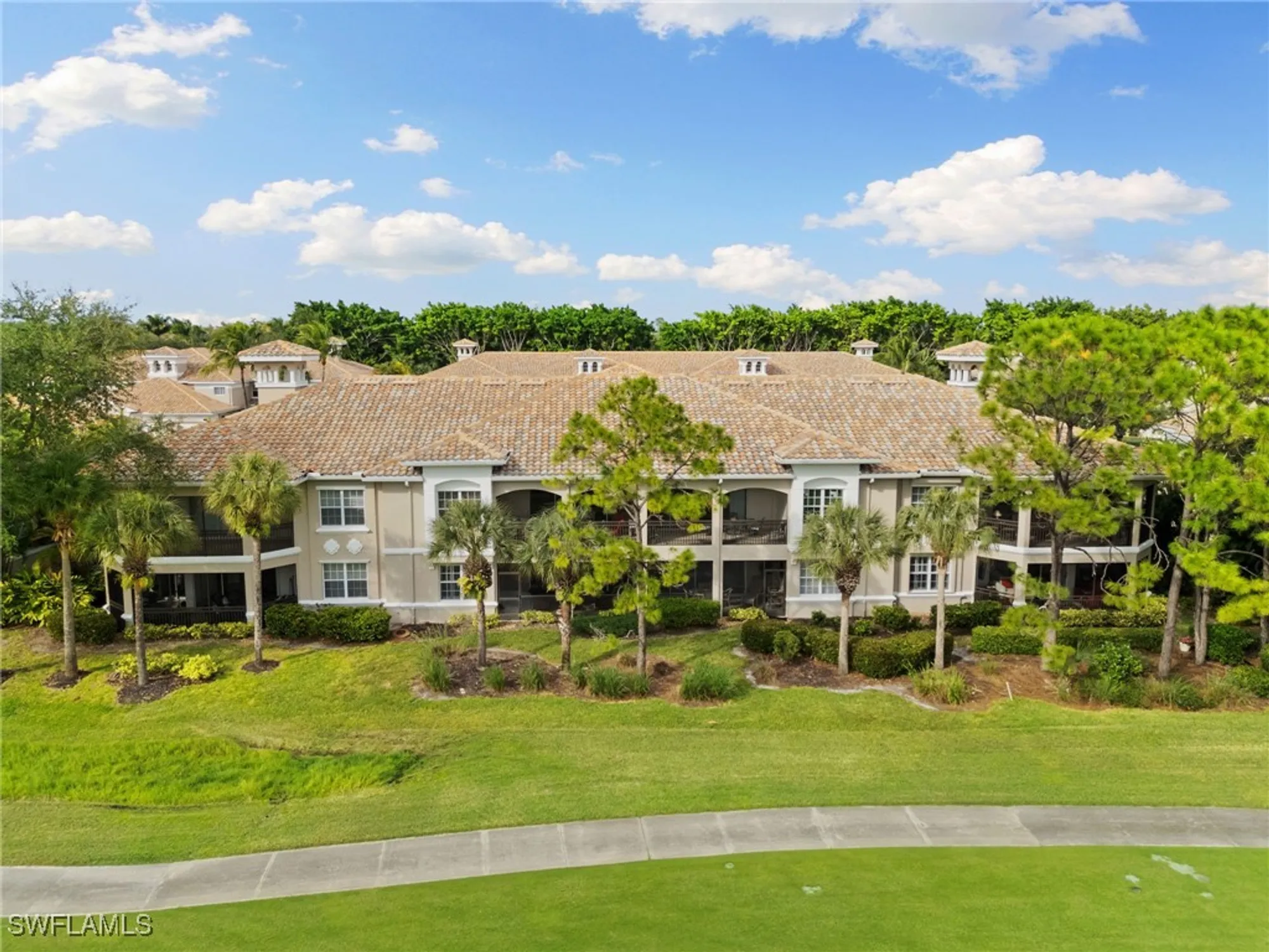 Property Slideshow image 36 of 50 | 3960 deer crossing ct 103, Naples, FL, 34114
