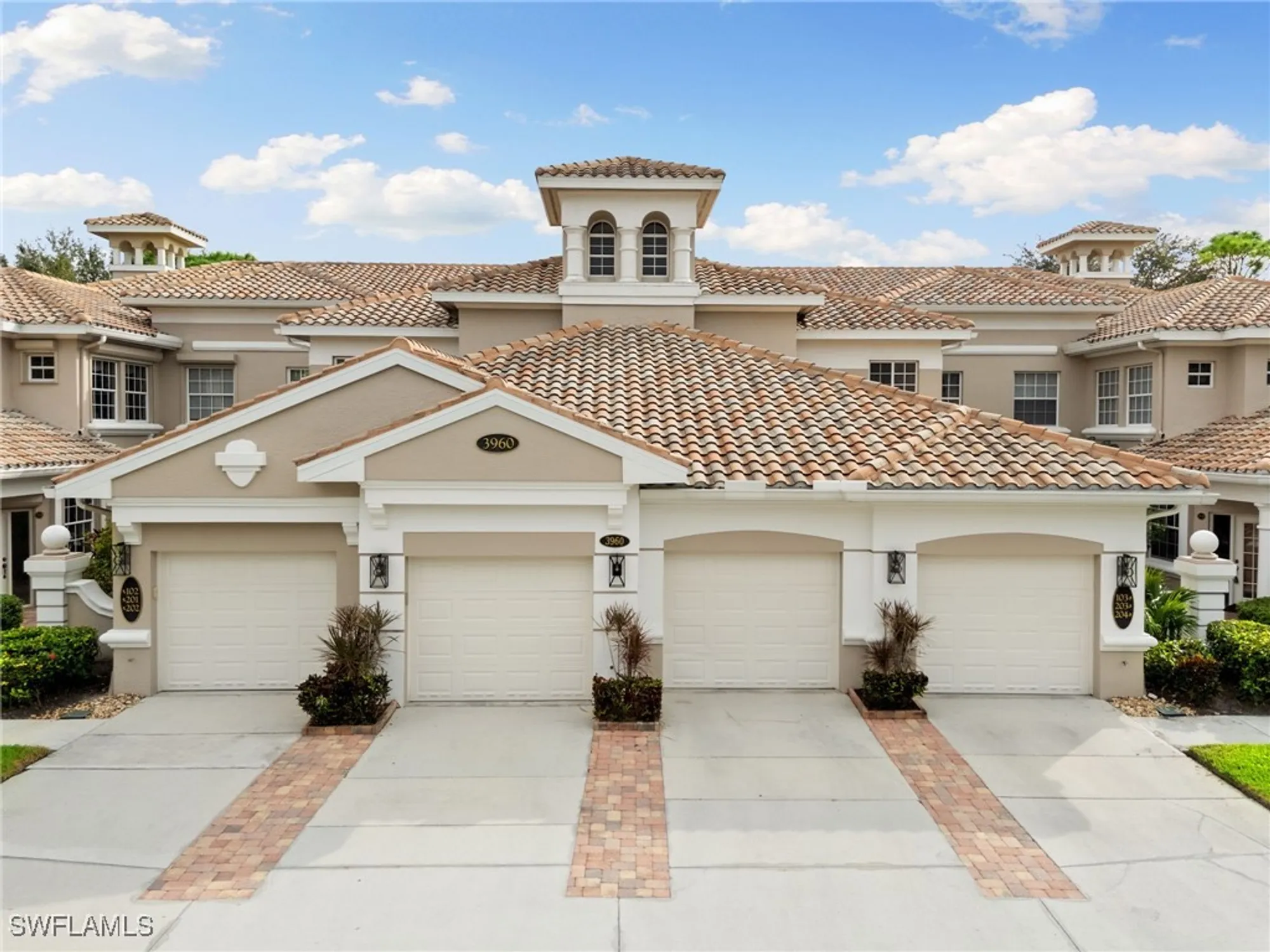 Property Slideshow image 3 of 50 | 3960 deer crossing ct 103, Naples, FL, 34114