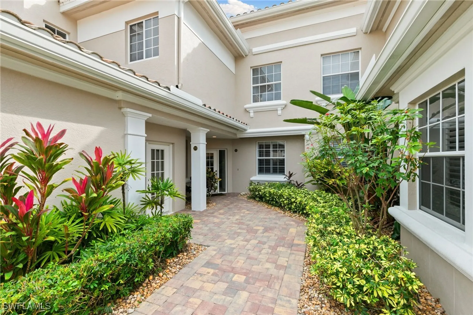 Property Slideshow image 5 of 50 | 3960 deer crossing ct 103, Naples, FL, 34114