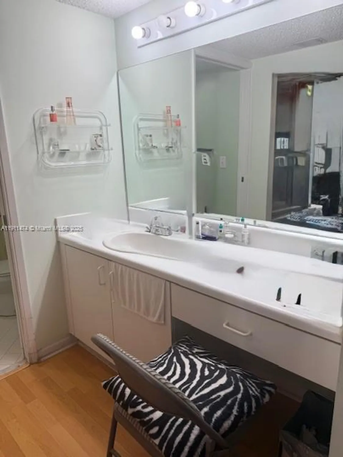 Property Slideshow image 15 of 20 | 601 sw 142nd ave 304q, Pembroke Pines, FL, 33027