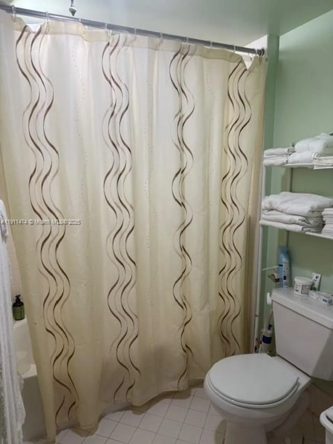 Property Slideshow image 16 of 20 | 601 sw 142nd ave 304q, Pembroke Pines, FL, 33027