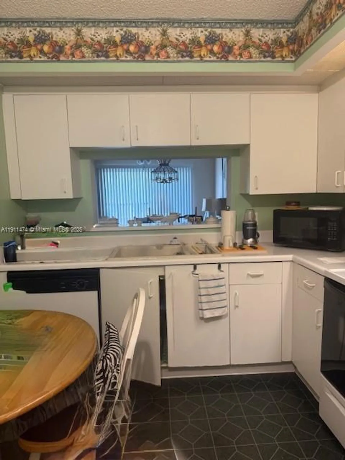 Property Slideshow image 13 of 20 | 601 sw 142nd ave 304q, Pembroke Pines, FL, 33027