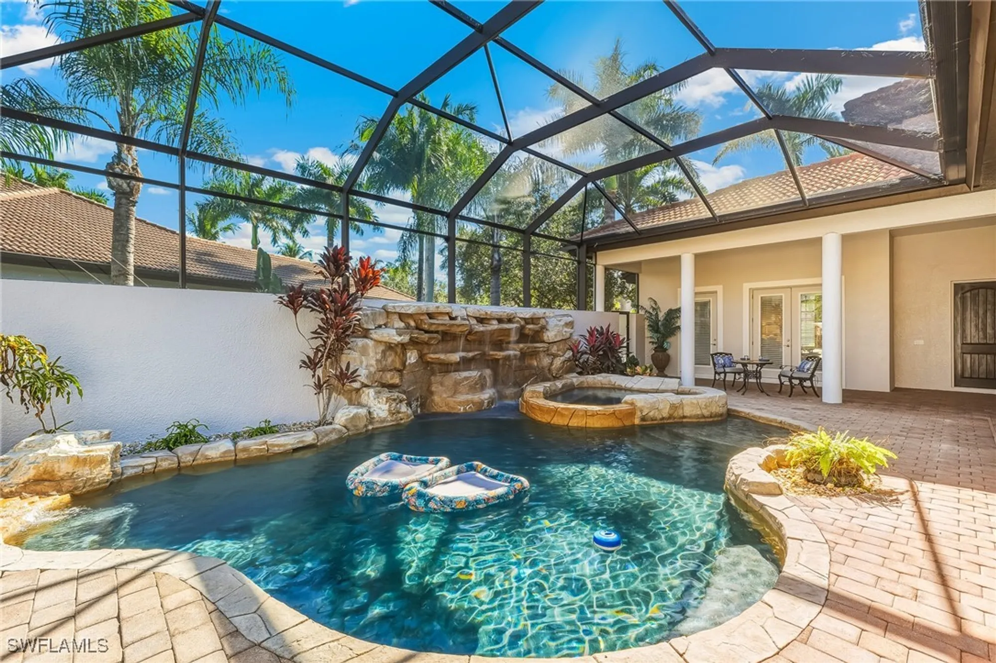 Property Slideshow image 18 of 39 | 7749 classics dr, Naples, FL, 34113
