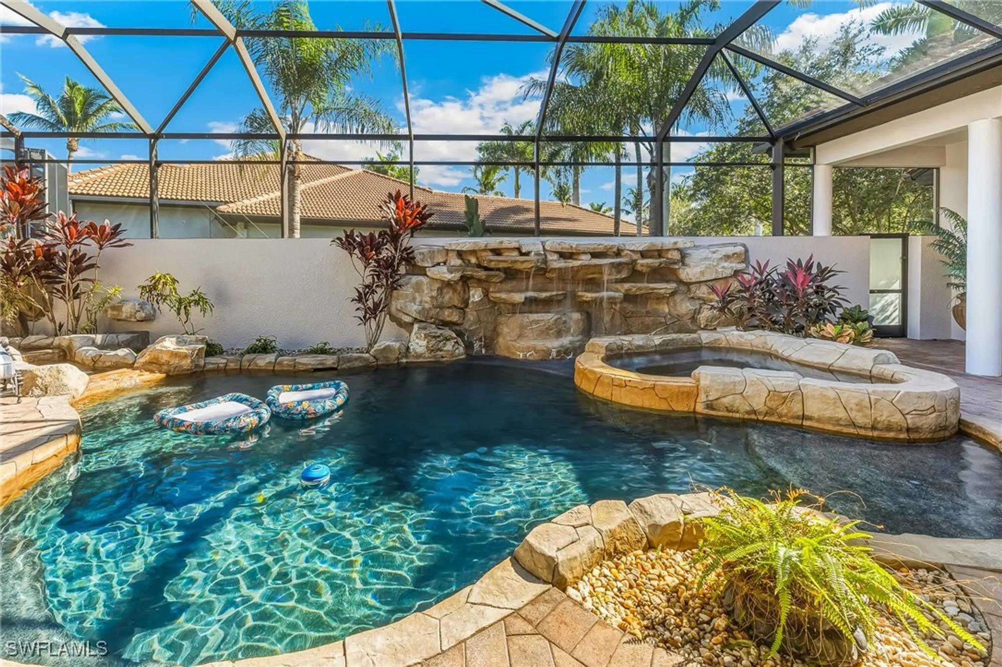 Property Slideshow image 4 of 39 | 7749 classics dr, Naples, FL, 34113