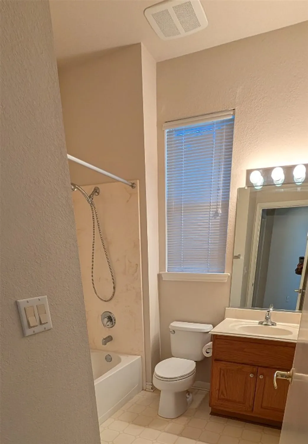 Property Slideshow image 9 of 19 | 108 bass st, Georgetown, TX, 78633