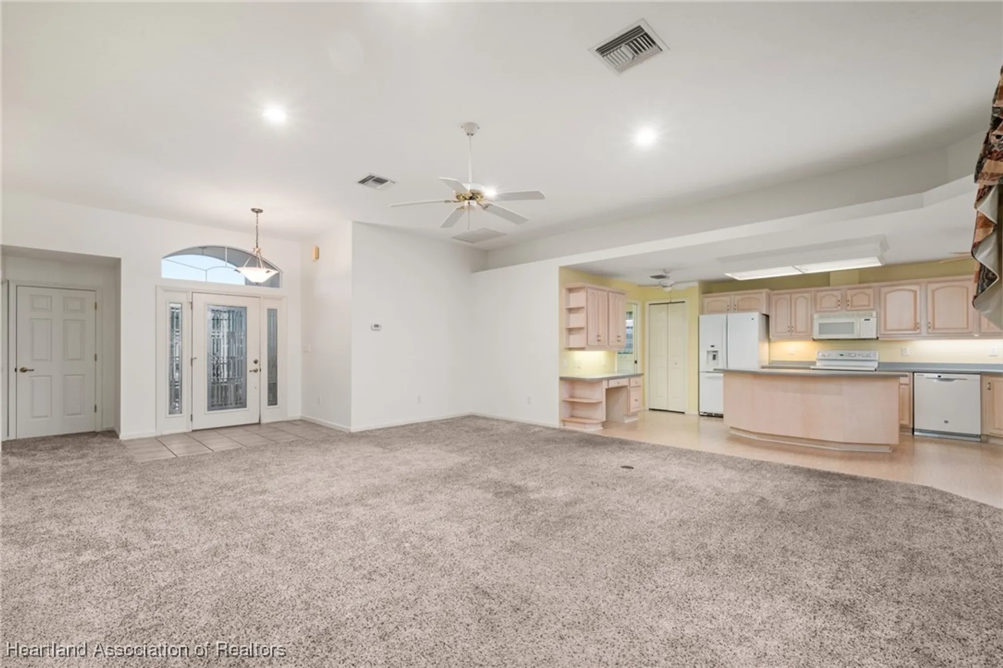 Property Slideshow image 8 of 47 | 4008 carter creek dr, Avon Park, FL, 33825