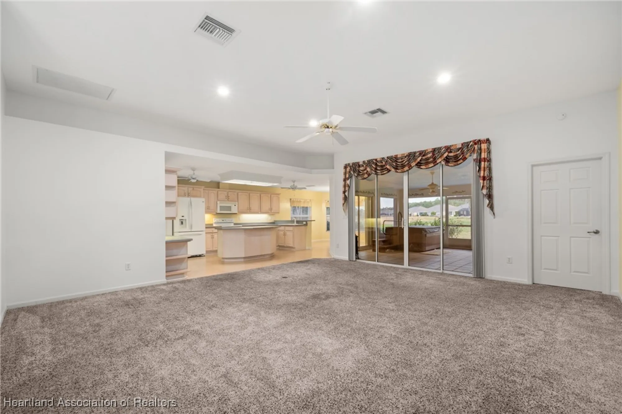 Property Slideshow image 9 of 47 | 4008 carter creek dr, Avon Park, FL, 33825