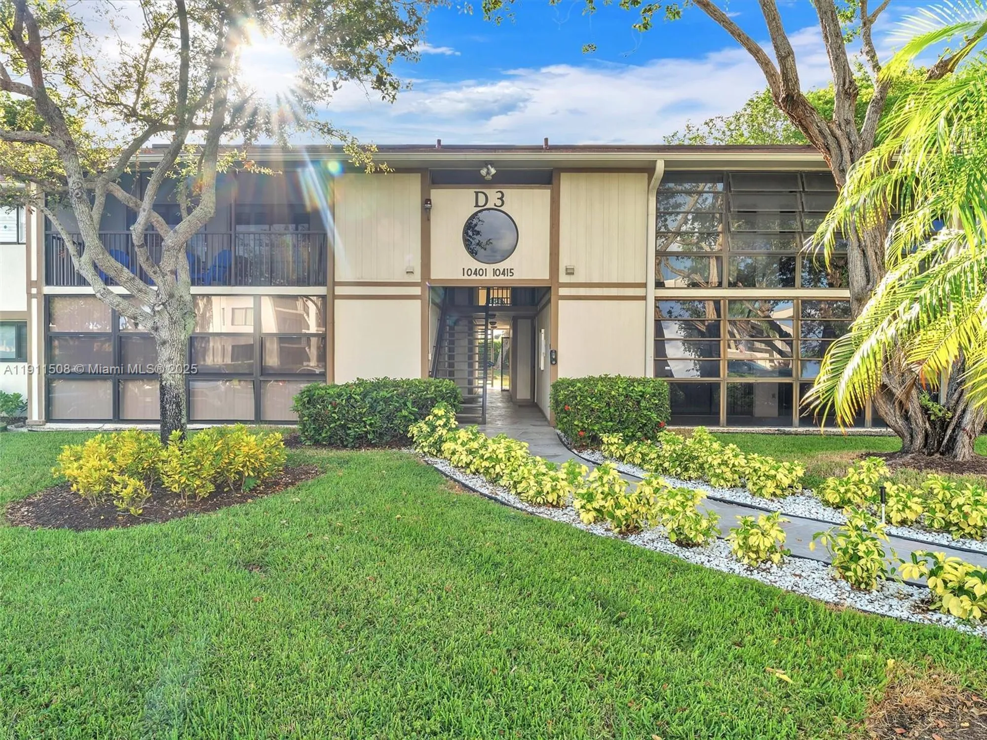 Property Slideshow image 1 of 28 | 10415 e clairmont cir # 212, Tamarac, FL, 33321