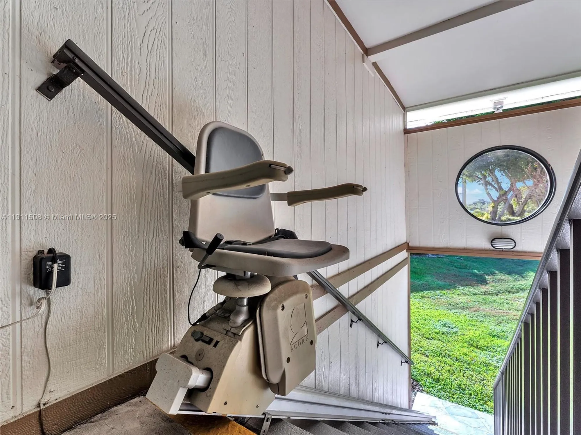 Property Slideshow image 2 of 28 | 10415 e clairmont cir # 212, Tamarac, FL, 33321