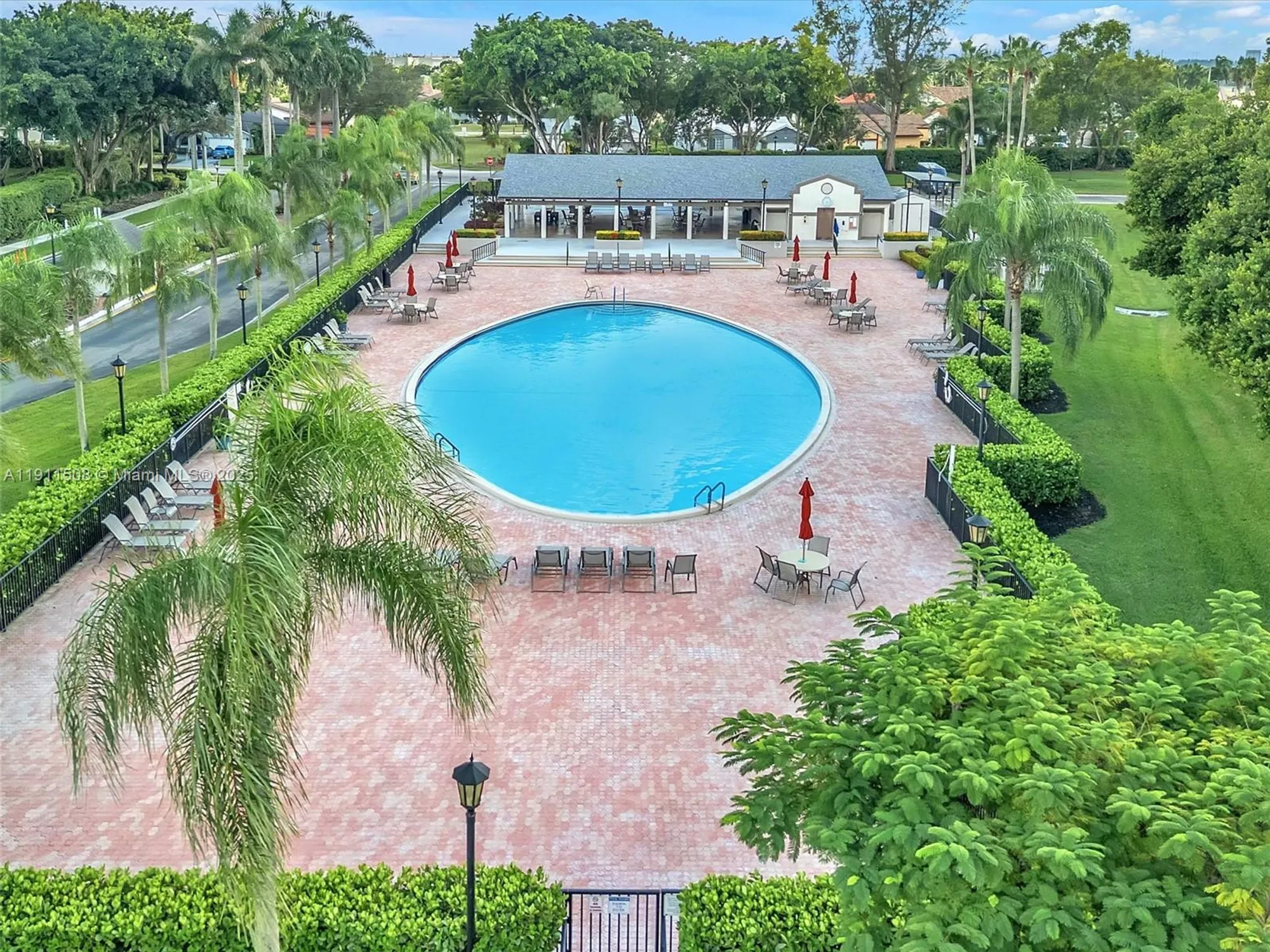 Property Slideshow image 21 of 28 | 10415 e clairmont cir # 212, Tamarac, FL, 33321