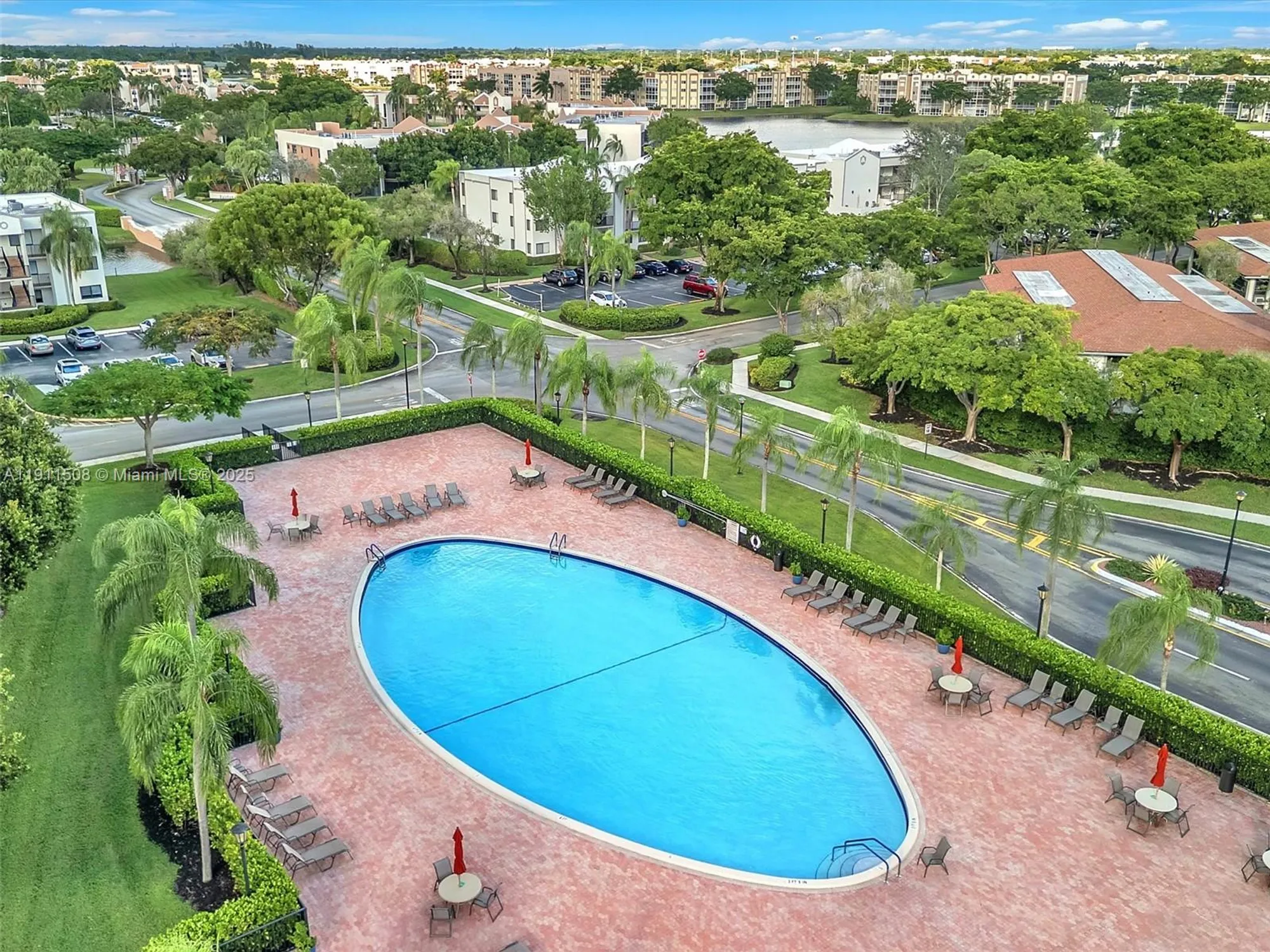 Property Slideshow image 22 of 28 | 10415 e clairmont cir # 212, Tamarac, FL, 33321