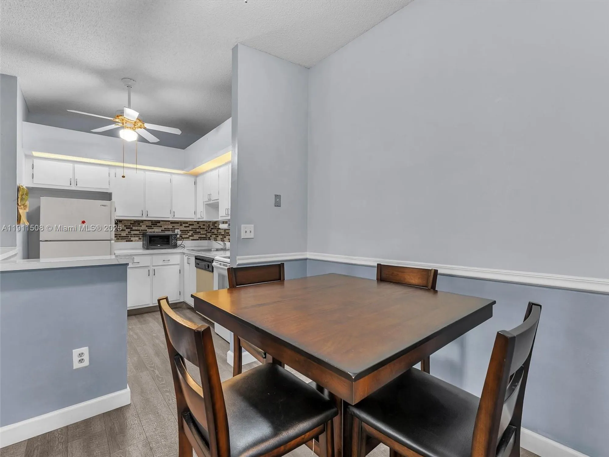 Property Slideshow image 9 of 28 | 10415 e clairmont cir # 212, Tamarac, FL, 33321