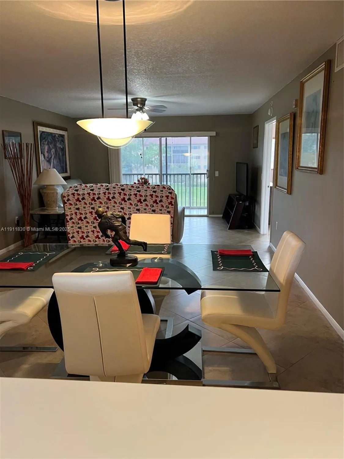 Property Slideshow image 10 of 29 | 12550 sw 15th st 307e, Pembroke Pines, FL, 33027