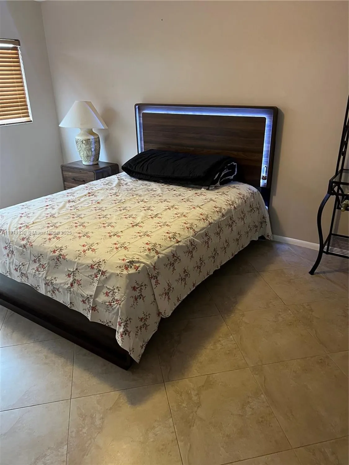 Property Slideshow image 11 of 29 | 12550 sw 15th st 307e, Pembroke Pines, FL, 33027