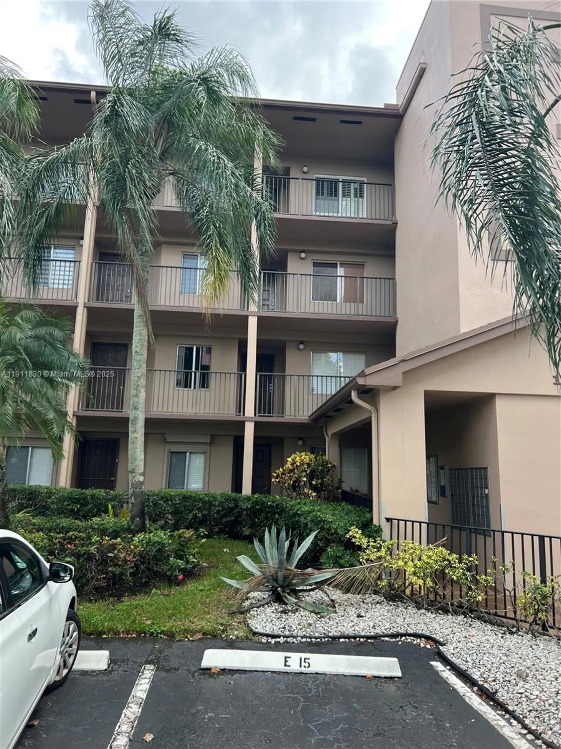 Property Slideshow image 27 of 29 | 12550 sw 15th st 307e, Pembroke Pines, FL, 33027