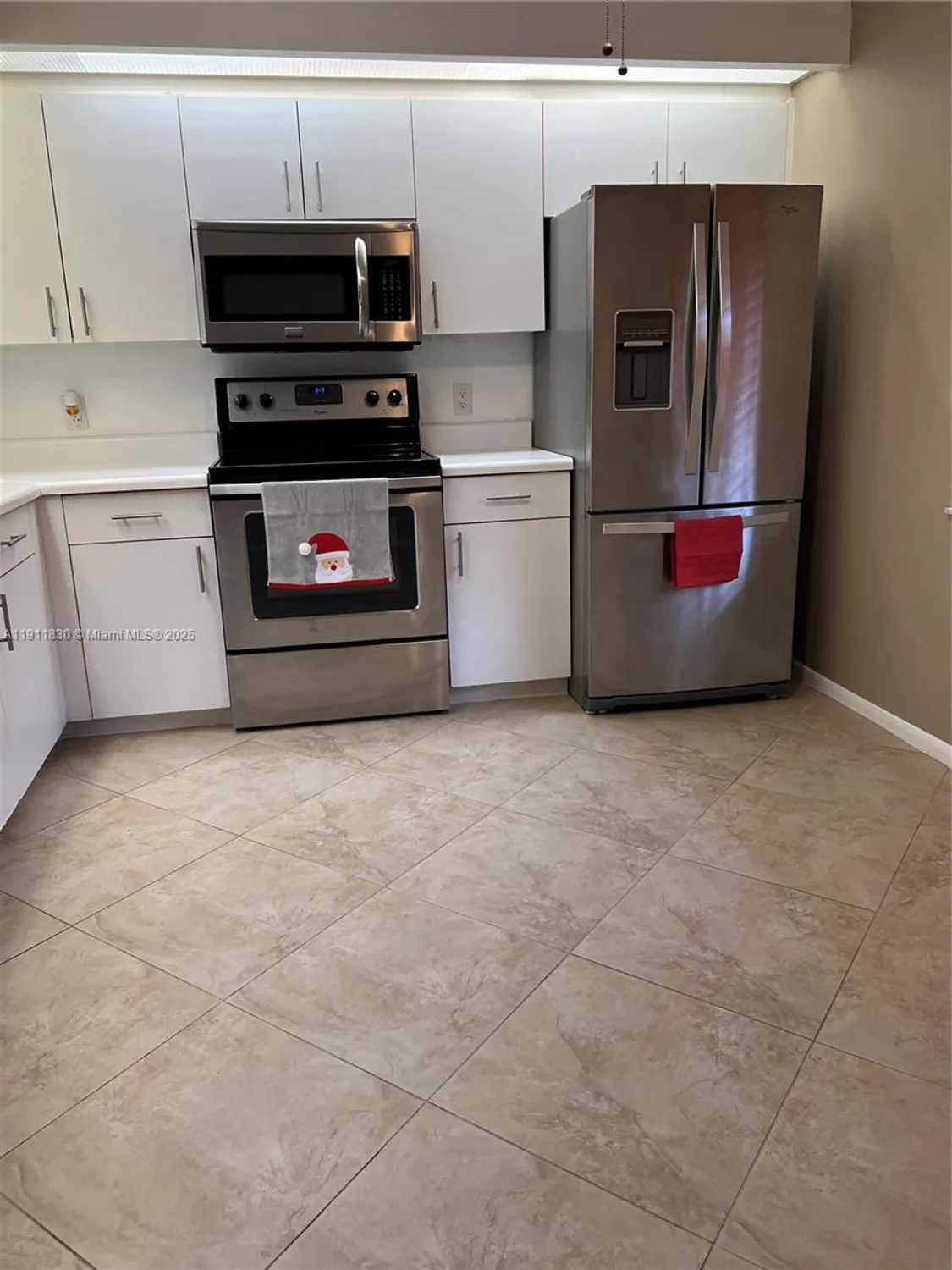 Property Slideshow image 2 of 29 | 12550 sw 15th st 307e, Pembroke Pines, FL, 33027