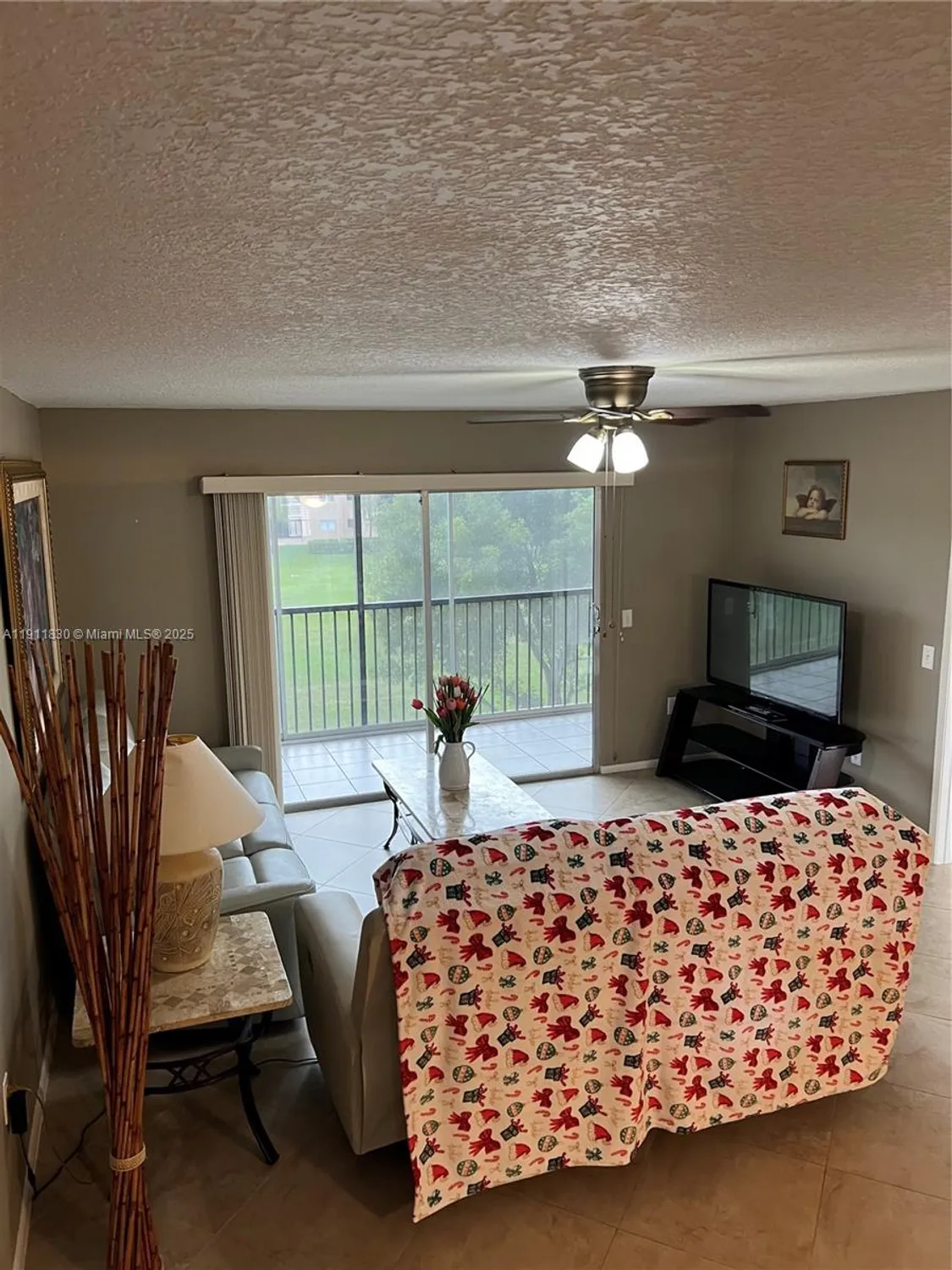 Property Slideshow image 8 of 29 | 12550 sw 15th st 307e, Pembroke Pines, FL, 33027