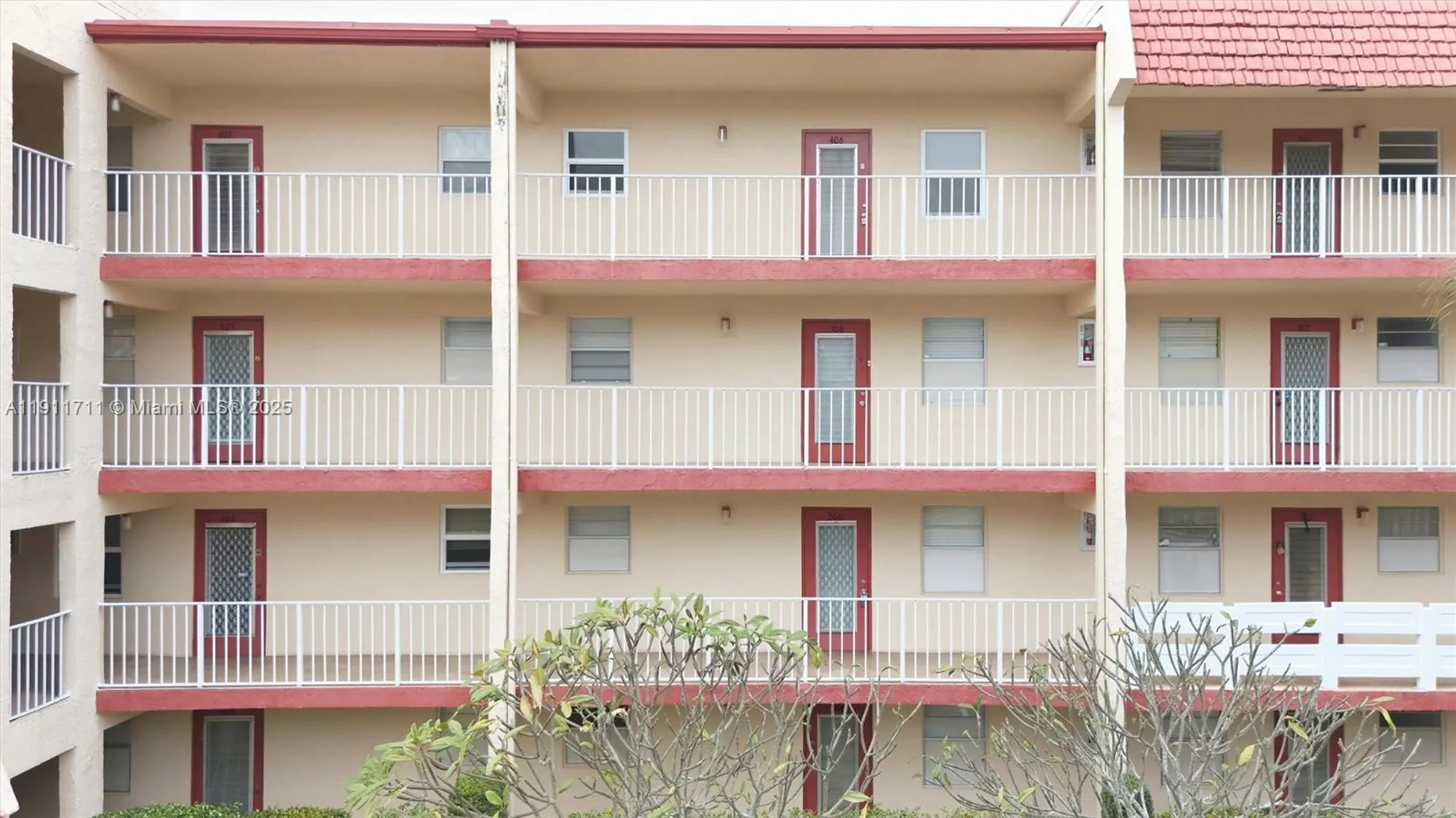 Property Slideshow image 23 of 34 | 1035 country club dr 208, Margate, FL, 33063