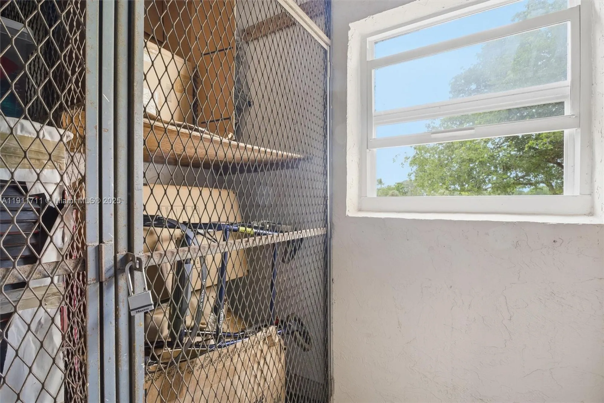 Property Slideshow image 5 of 34 | 1035 country club dr 208, Margate, FL, 33063