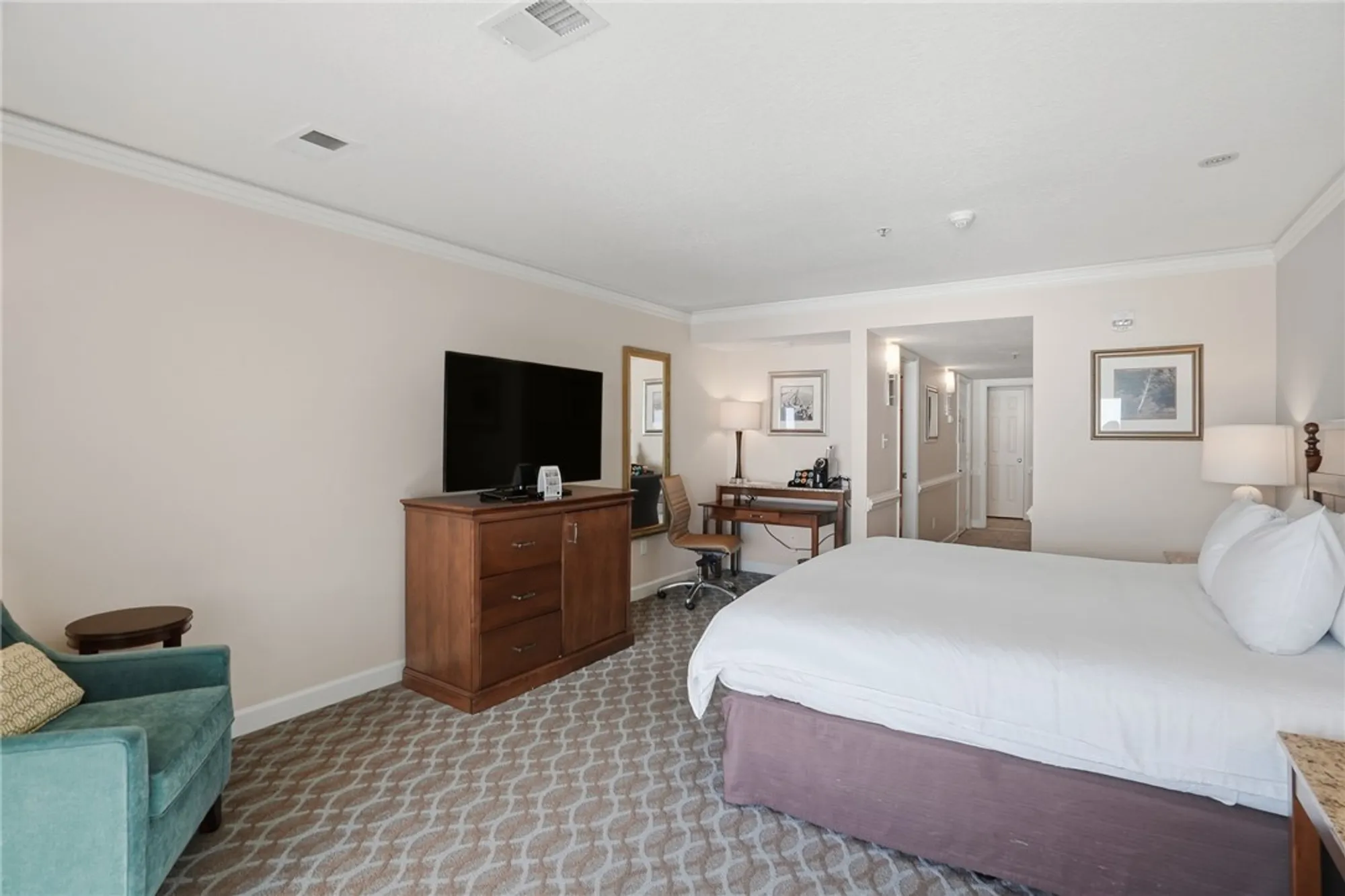 Property Slideshow image 16 of 40 | 513 richmonds ordinary, Williamsburg, VA, 23185