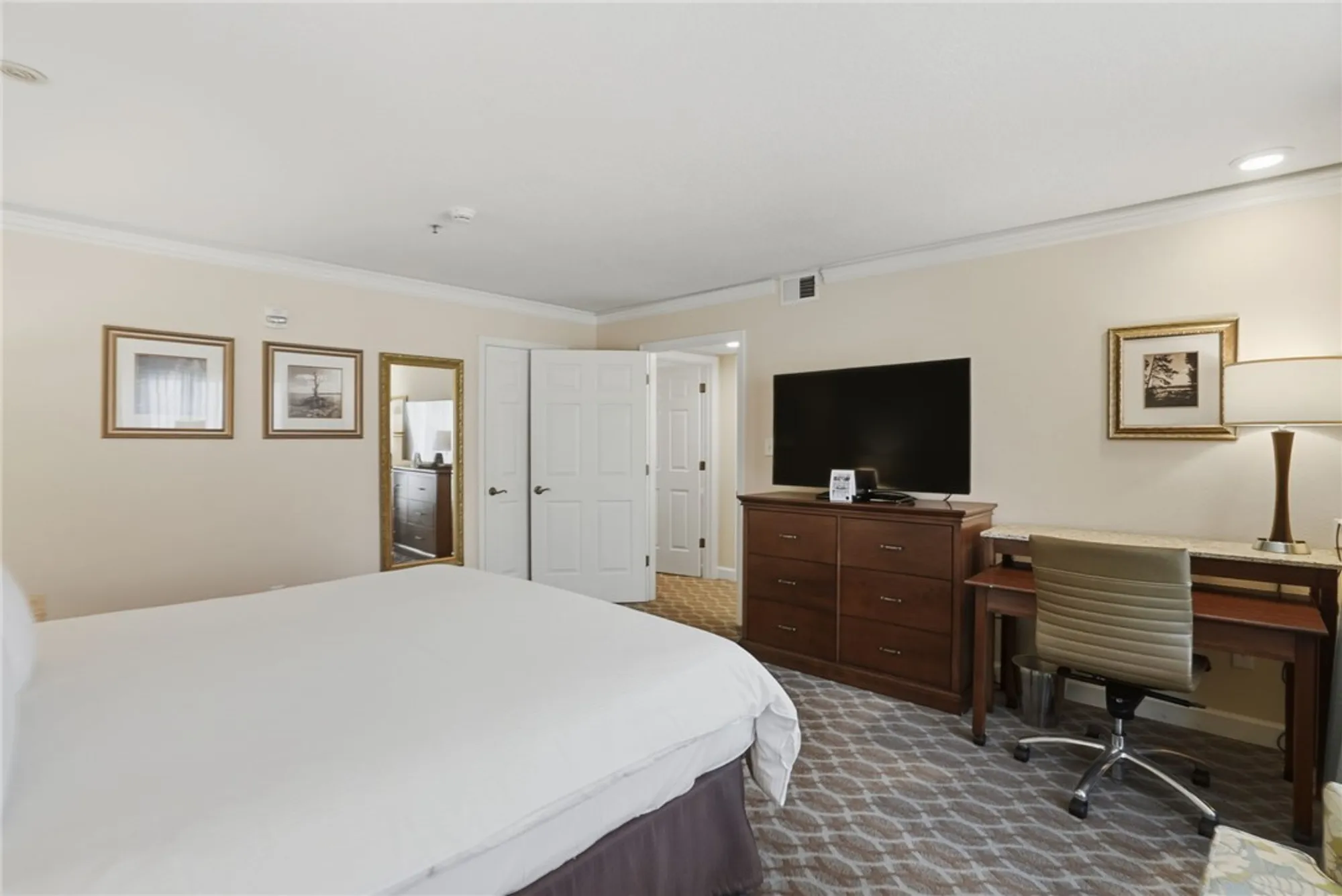 Property Slideshow image 13 of 40 | 513 richmonds ordinary, Williamsburg, VA, 23185