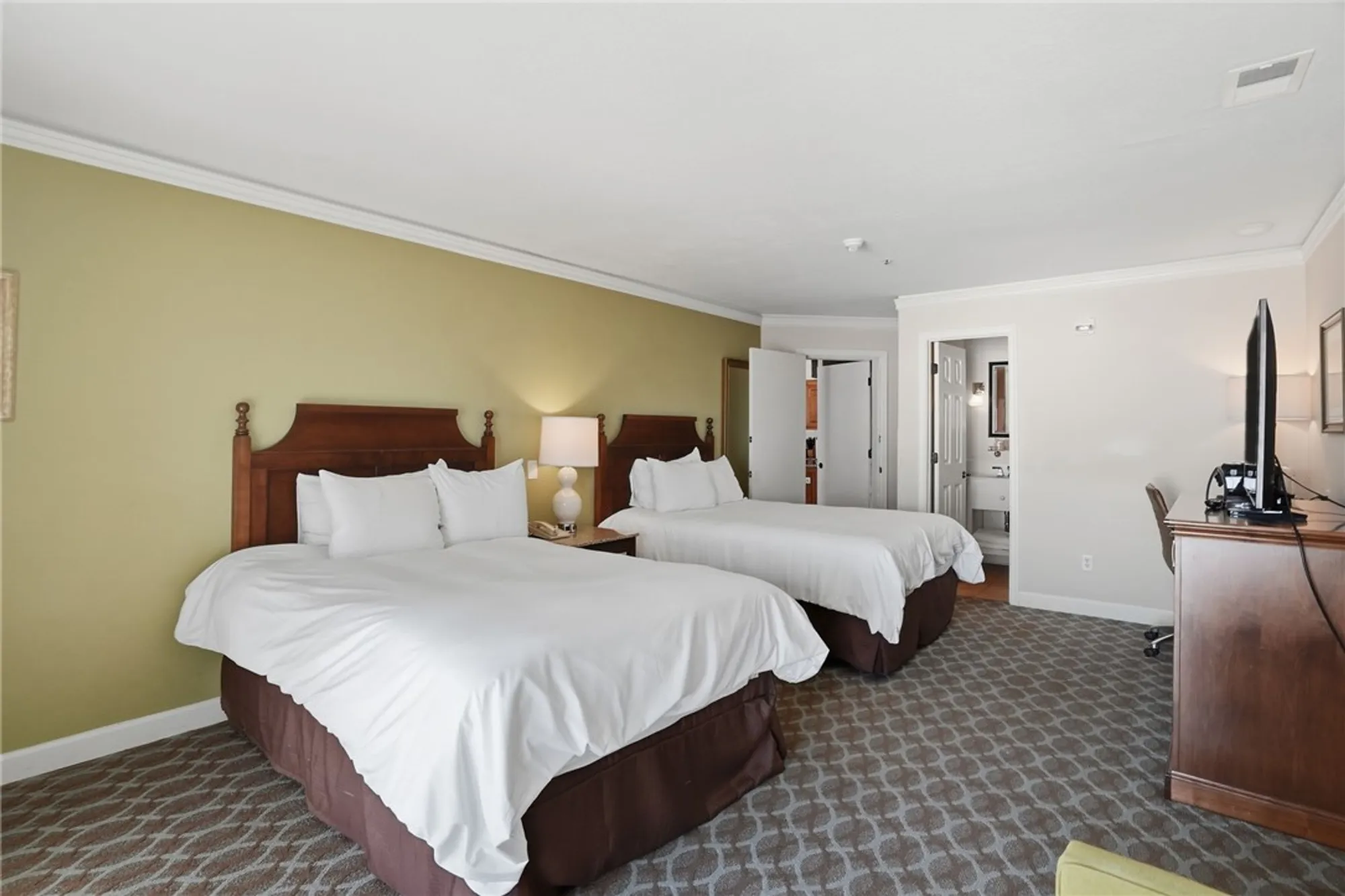 Property Slideshow image 21 of 40 | 513 richmonds ordinary, Williamsburg, VA, 23185