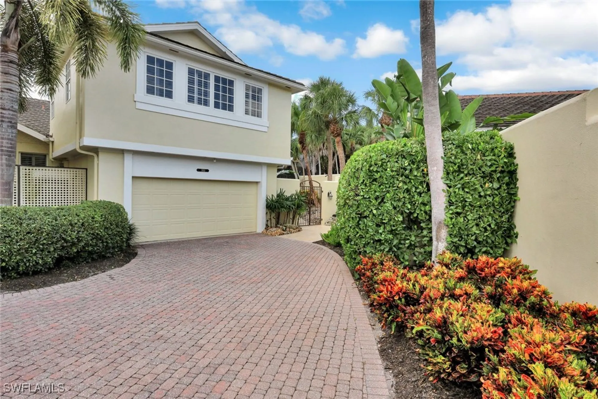 Property Slideshow image 6 of 50 | 3153 greenflower ct, Bonita Springs, FL, 34134