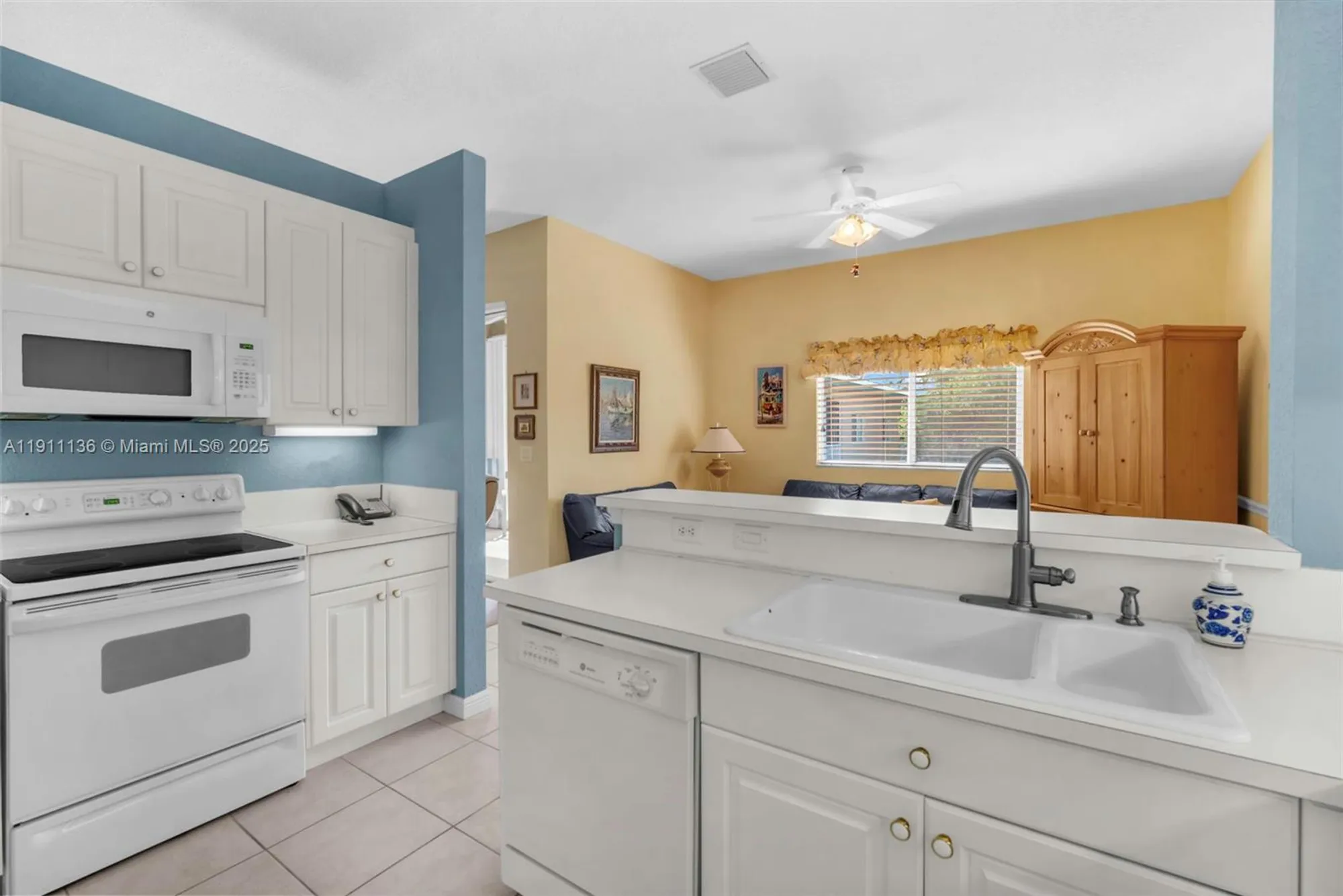 Property Slideshow image 19 of 55 | 7921 exeter blvd 202, Tamarac, FL, 33321