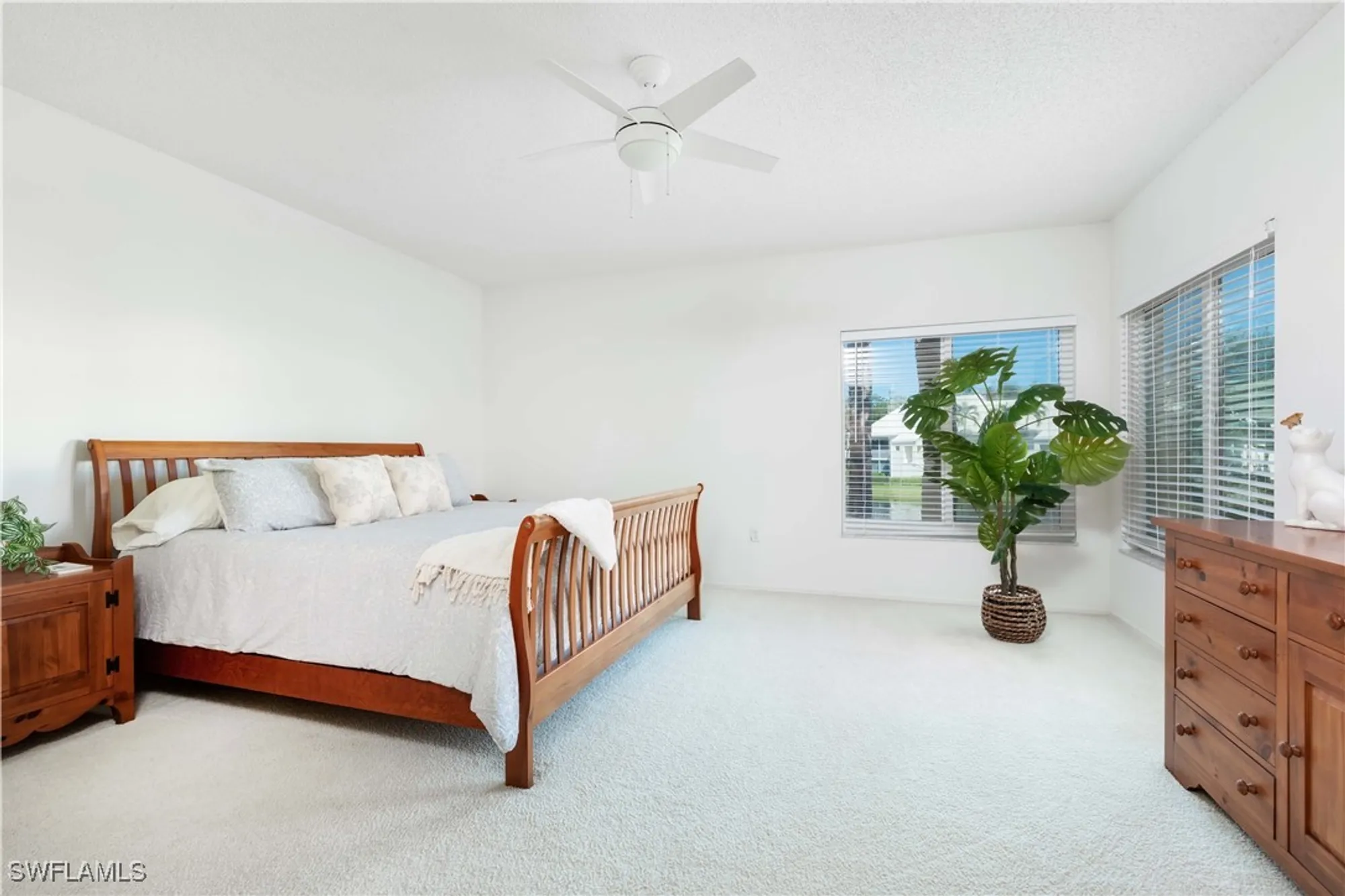 Property Slideshow image 13 of 32 | 790 willowbrook dr 307, Naples, FL, 34108
