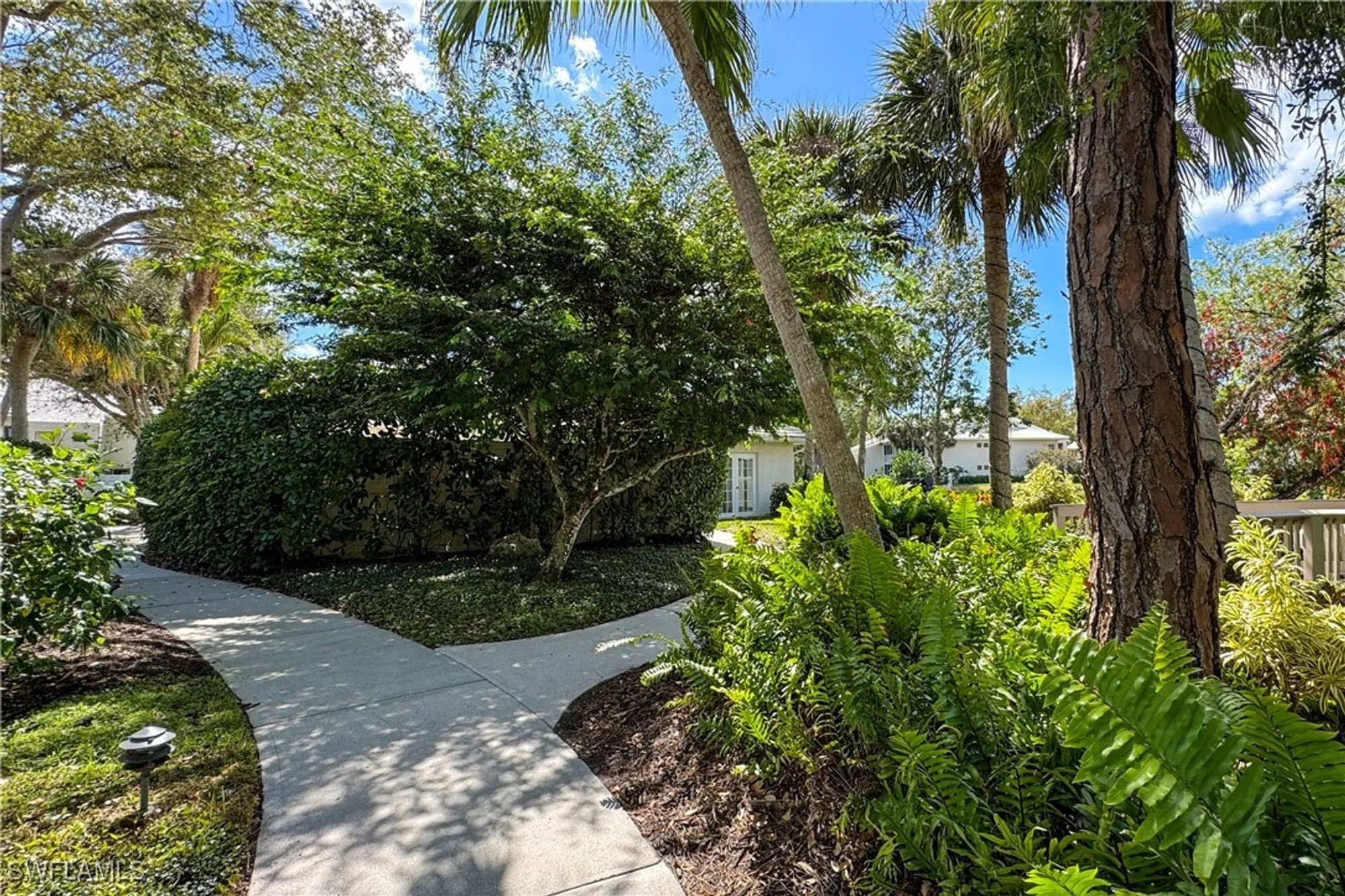Property Slideshow image 7 of 32 | 790 willowbrook dr 307, Naples, FL, 34108