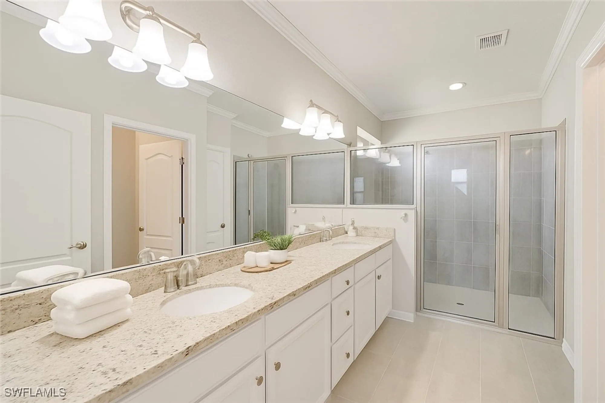 Property Slideshow image 11 of 30 | 17661 kinzie ln, Estero, FL, 33928
