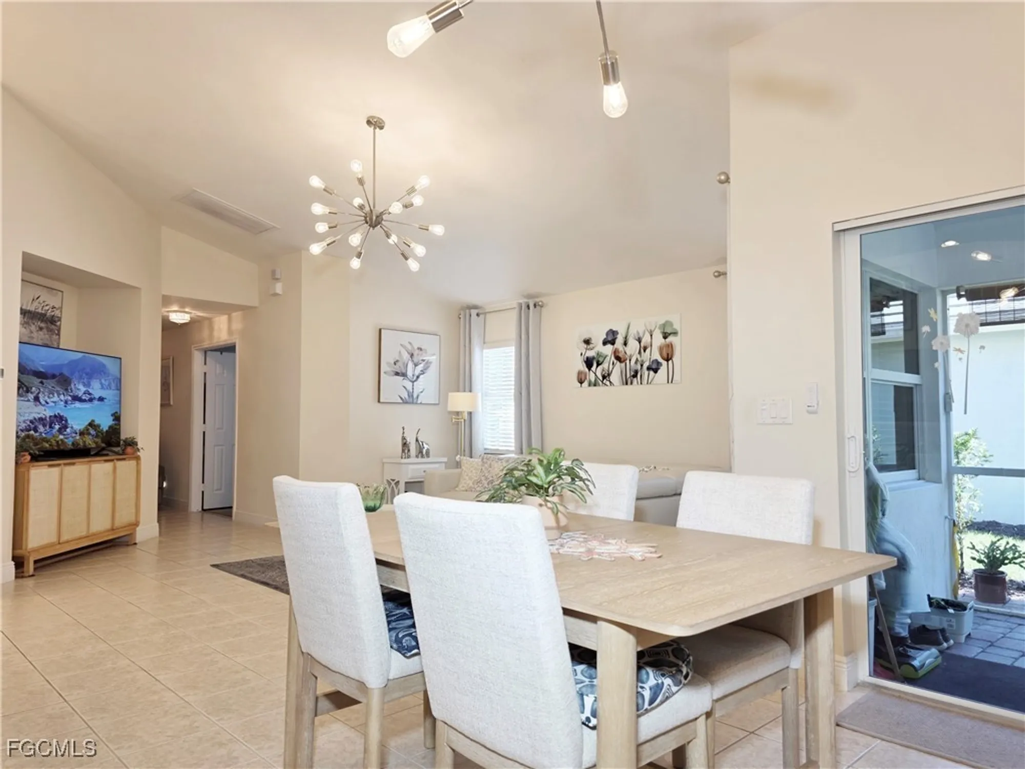 Property Slideshow image 15 of 36 | 2305 summersweet dr, Alva, FL, 33920