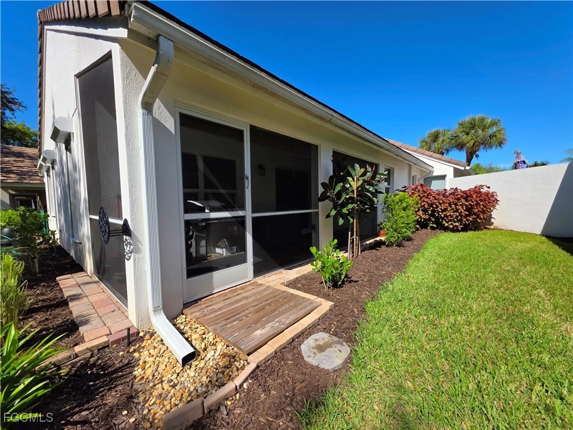 Property Slideshow image 26 of 36 | 2305 summersweet dr, Alva, FL, 33920