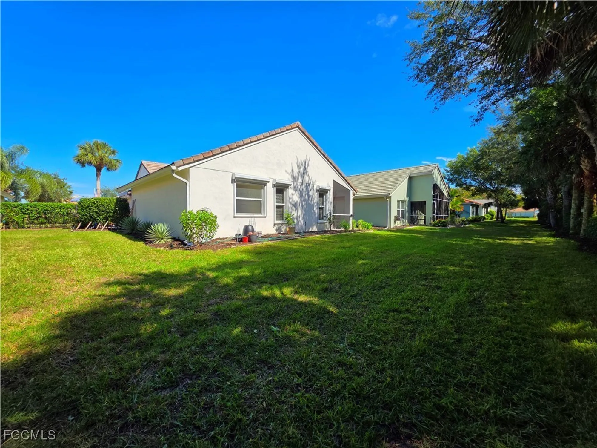 Property Slideshow image 28 of 36 | 2305 summersweet dr, Alva, FL, 33920