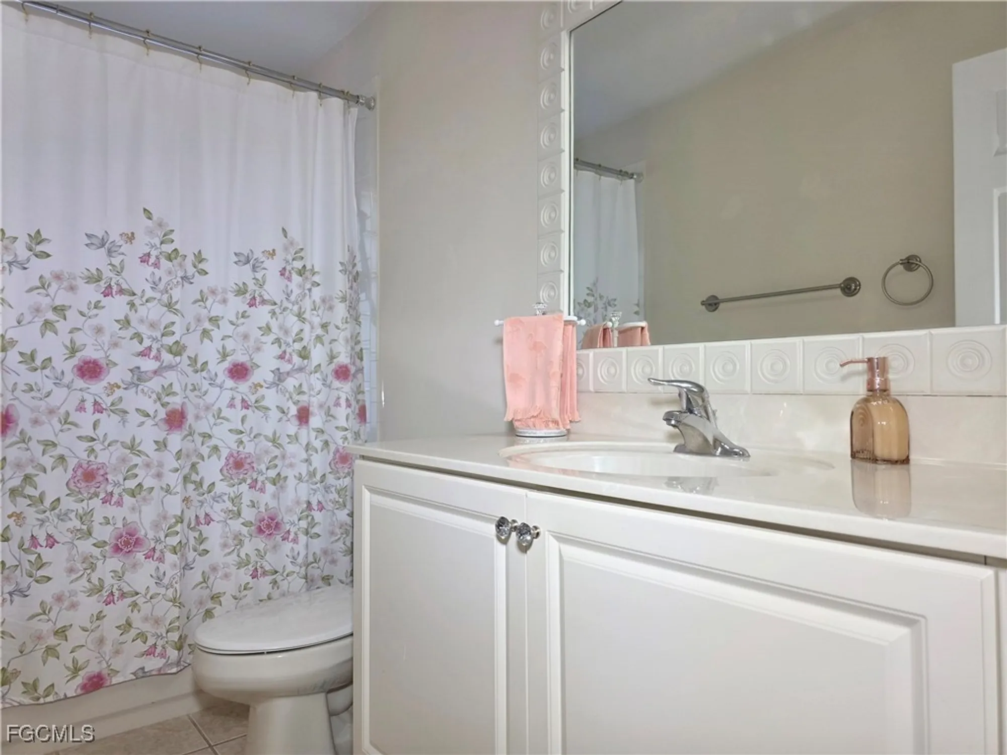 Property Slideshow image 22 of 36 | 2305 summersweet dr, Alva, FL, 33920