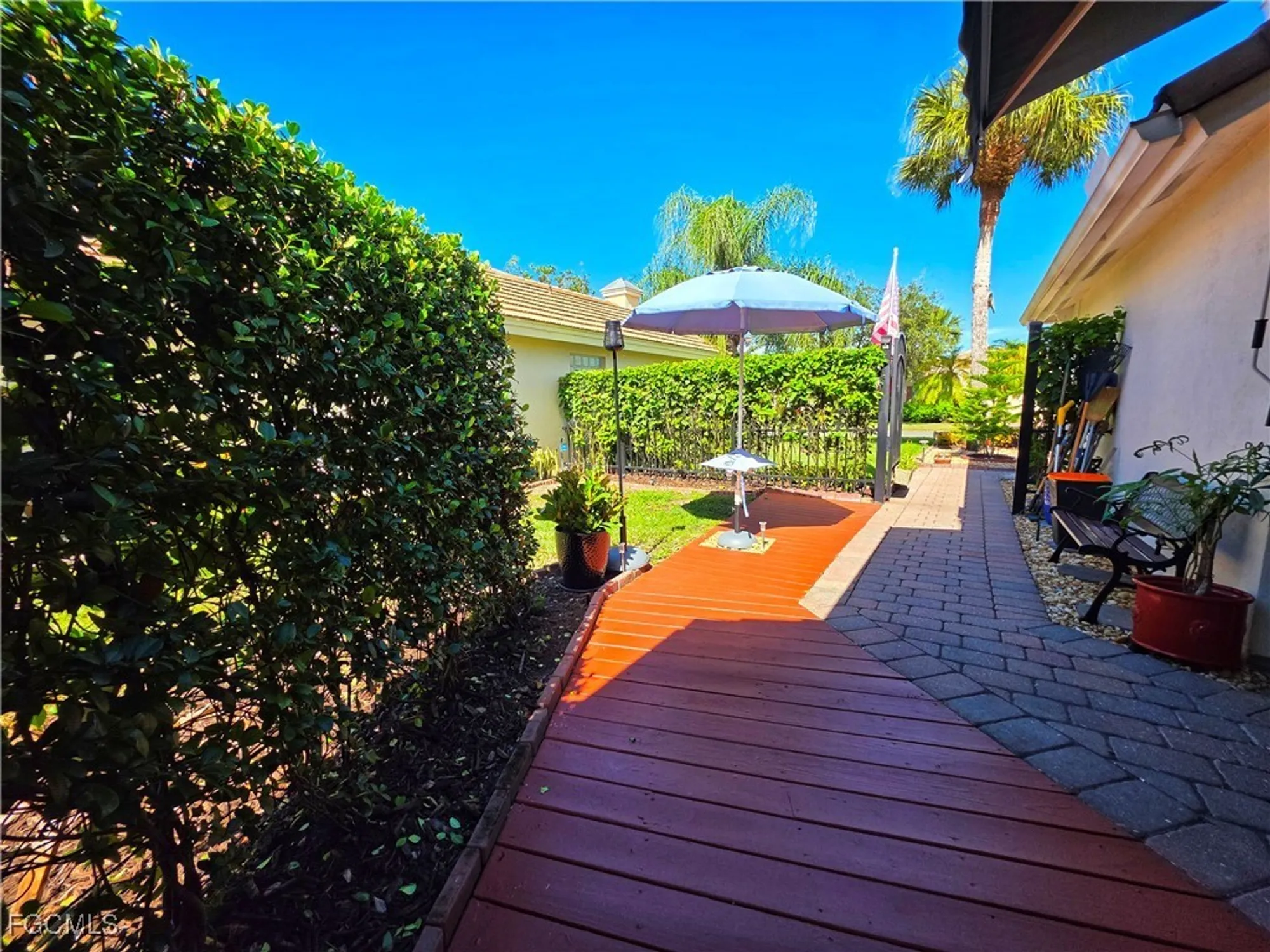 Property Slideshow image 31 of 36 | 2305 summersweet dr, Alva, FL, 33920