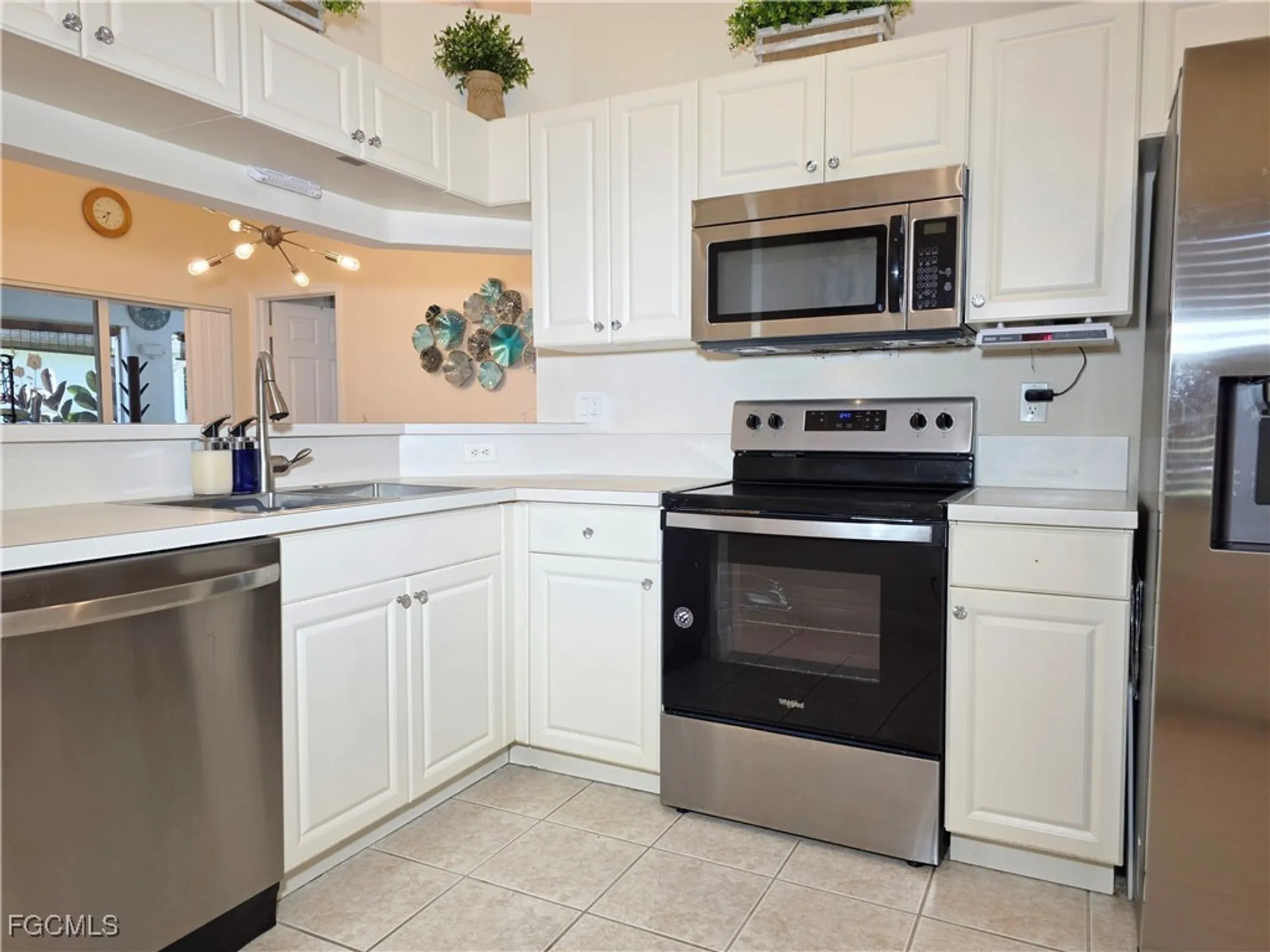 Property Slideshow image 9 of 36 | 2305 summersweet dr, Alva, FL, 33920