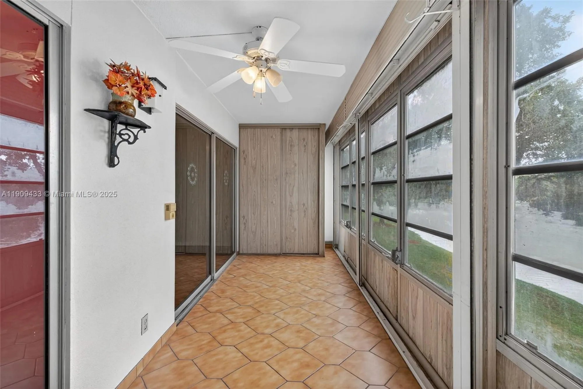 Property Slideshow image 10 of 49 | 2005 granada dr n2, Coconut Creek, FL, 33066