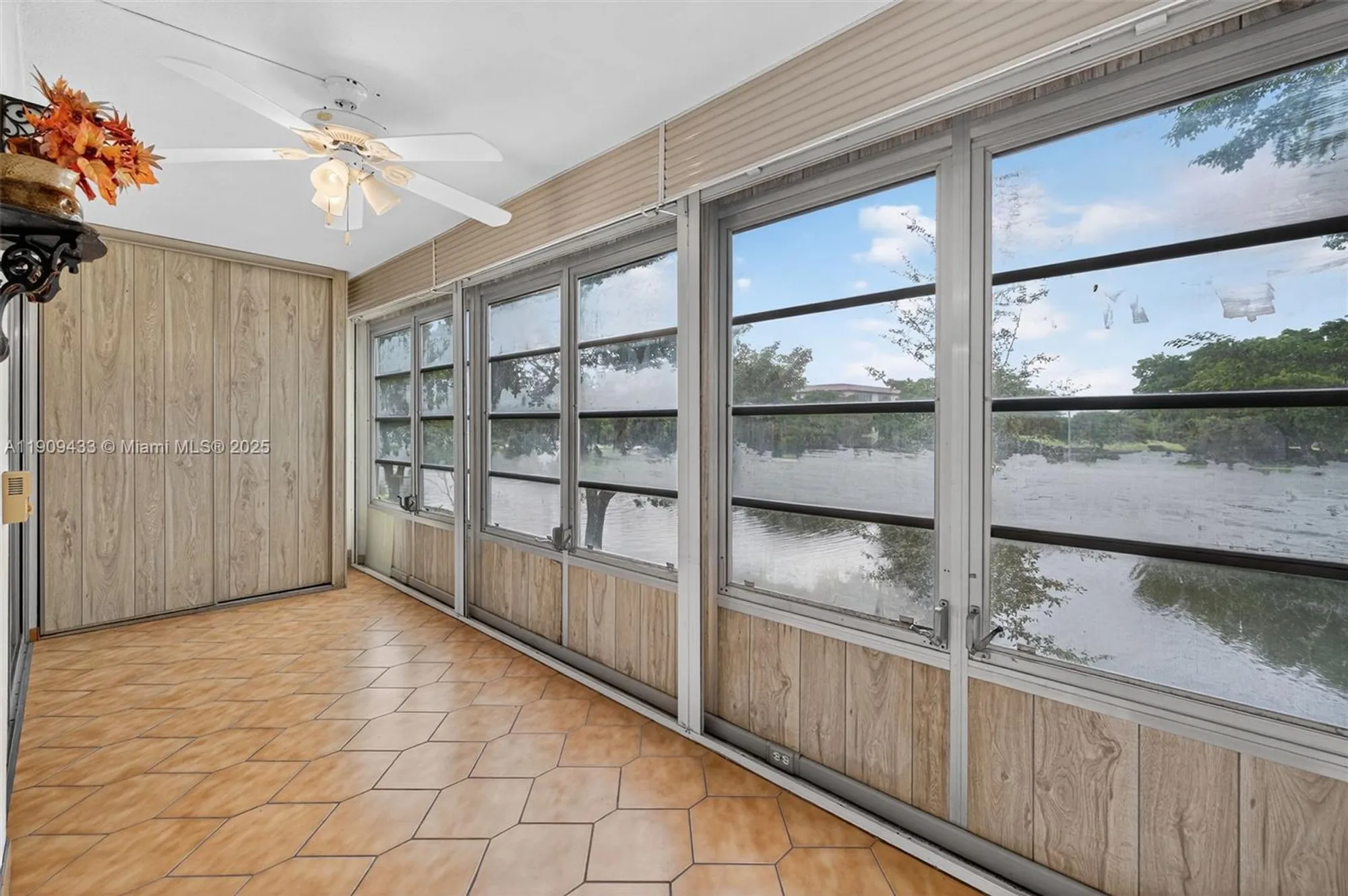 Property Slideshow image 9 of 49 | 2005 granada dr n2, Coconut Creek, FL, 33066