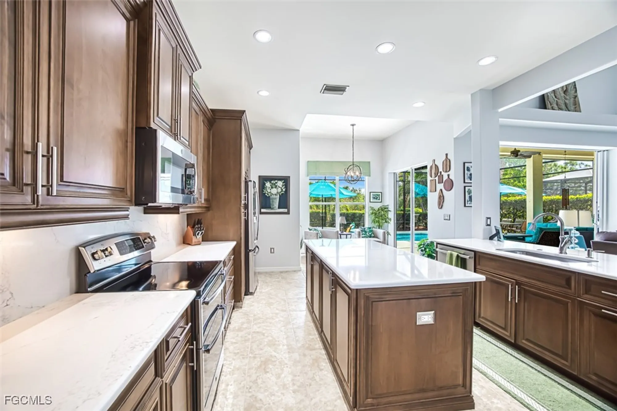 Property Slideshow image 15 of 50 | 9025 prosperity way, Fort Myers, FL, 33913