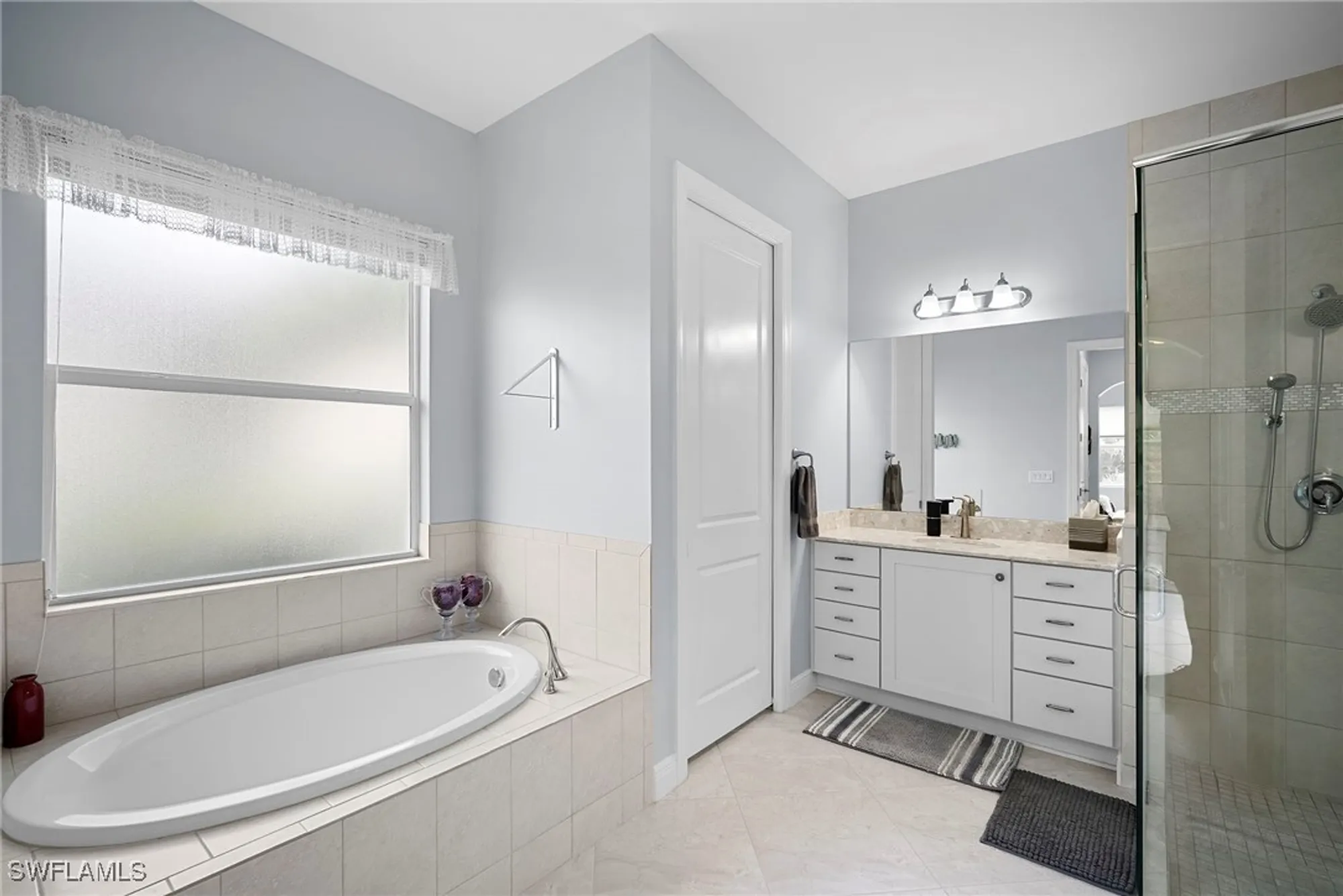 Property Slideshow image 27 of 43 | 10335 materita dr, Fort Myers, FL, 33913